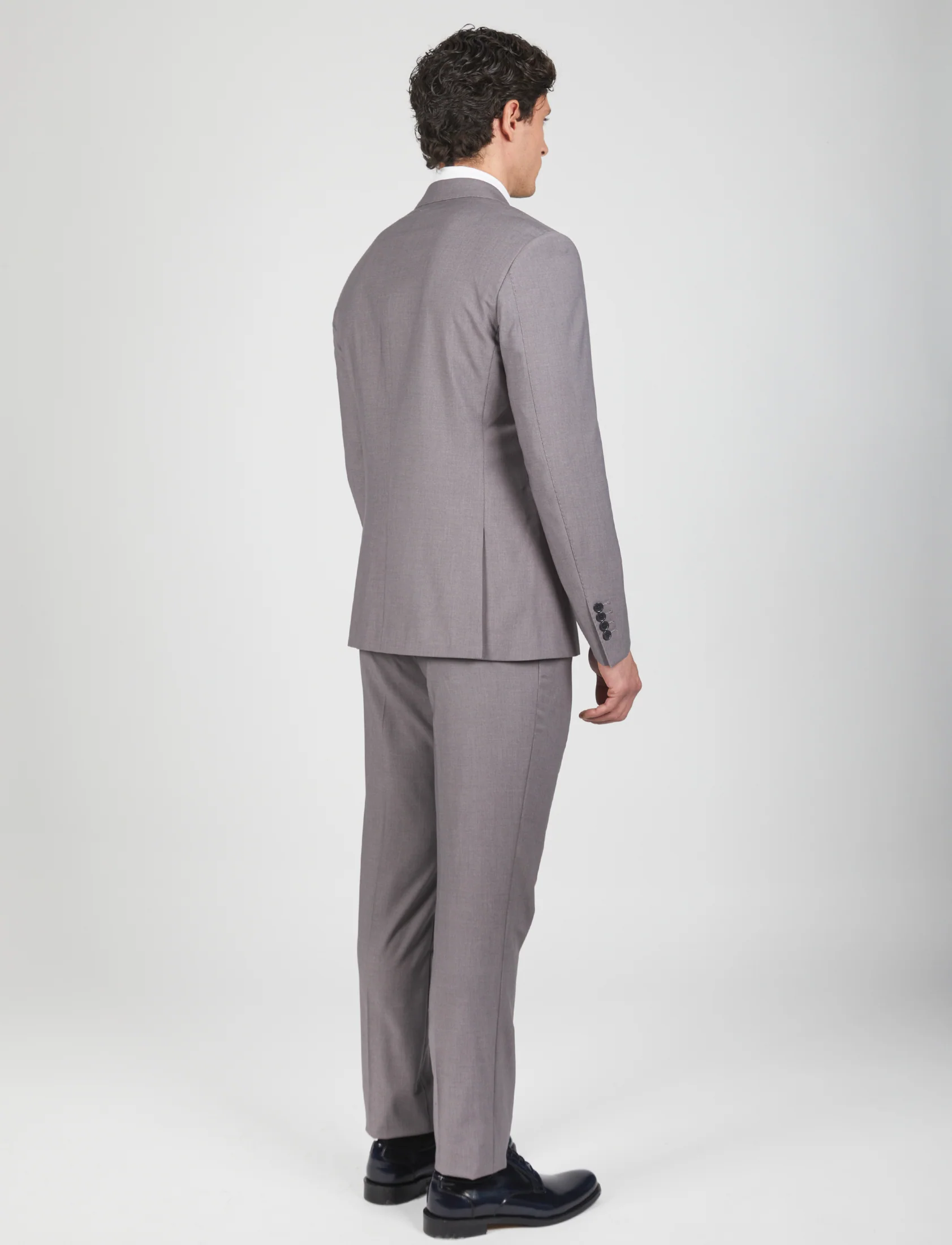 Abito doppiopetto con revers classico - Image 13