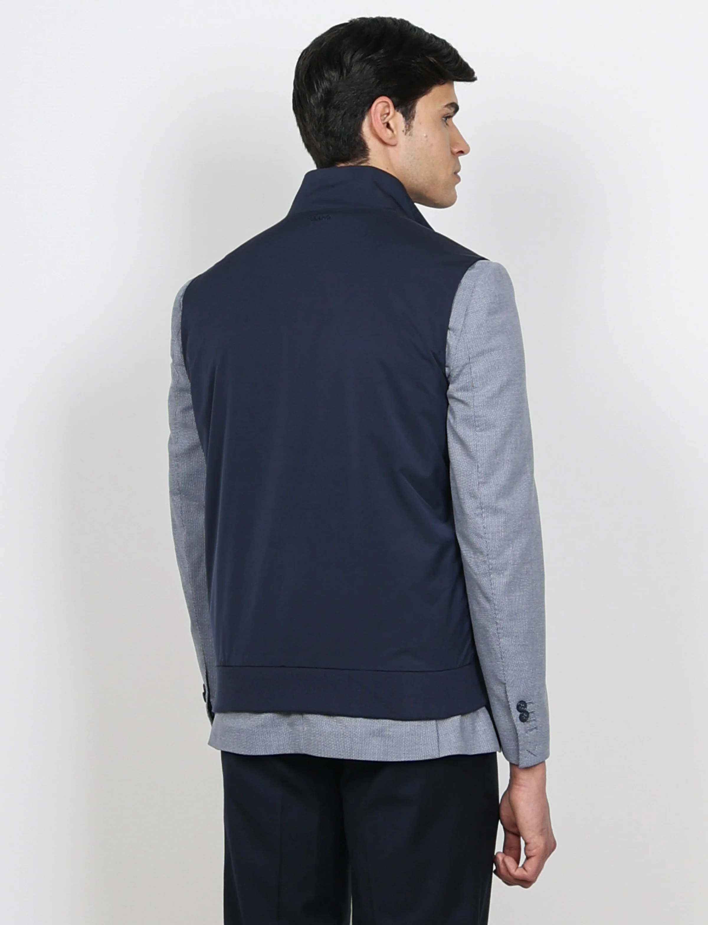 Gilet tinta unita in tessuto tecnico - Image 11