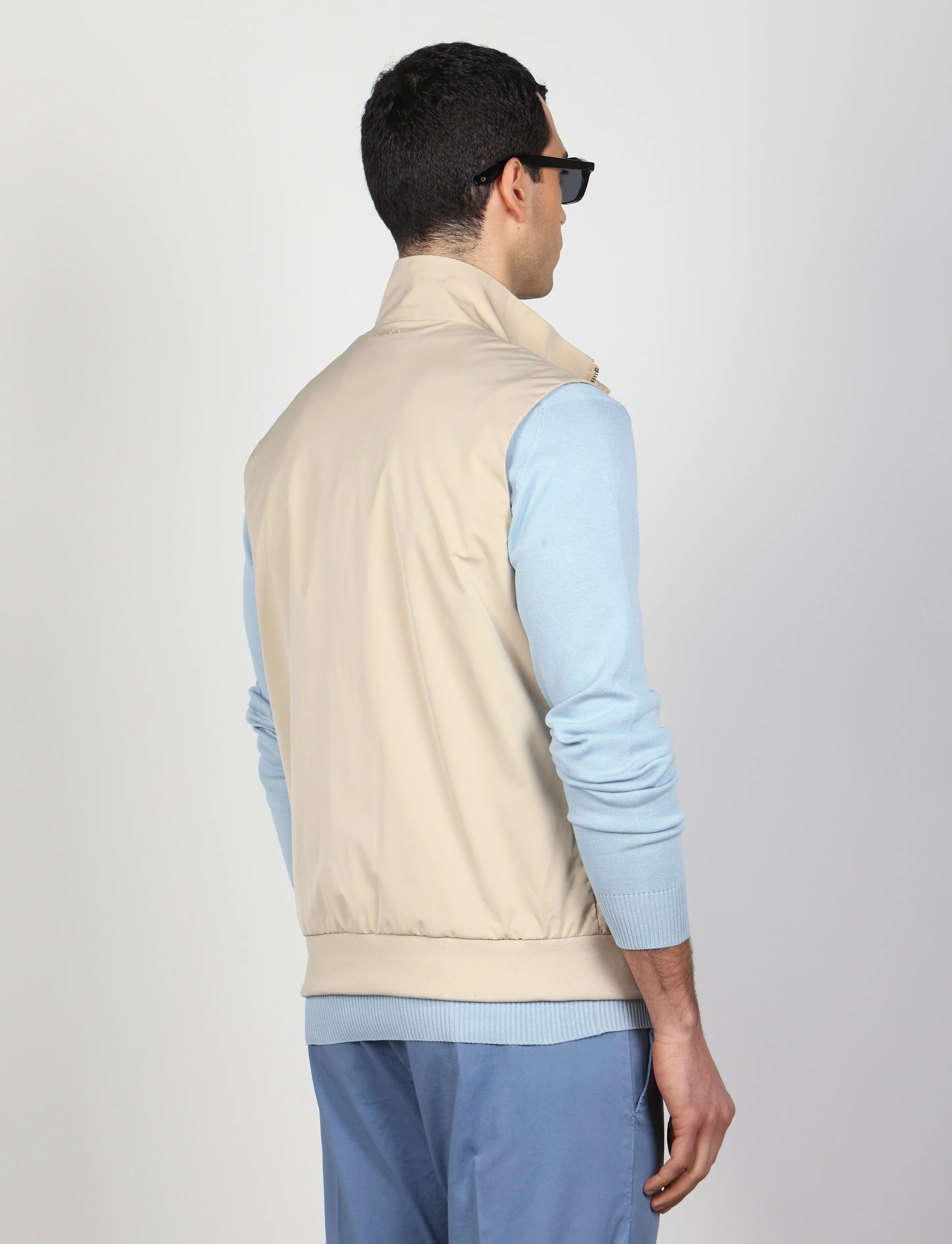 Gilet tinta unita in tessuto tecnico - Image 6