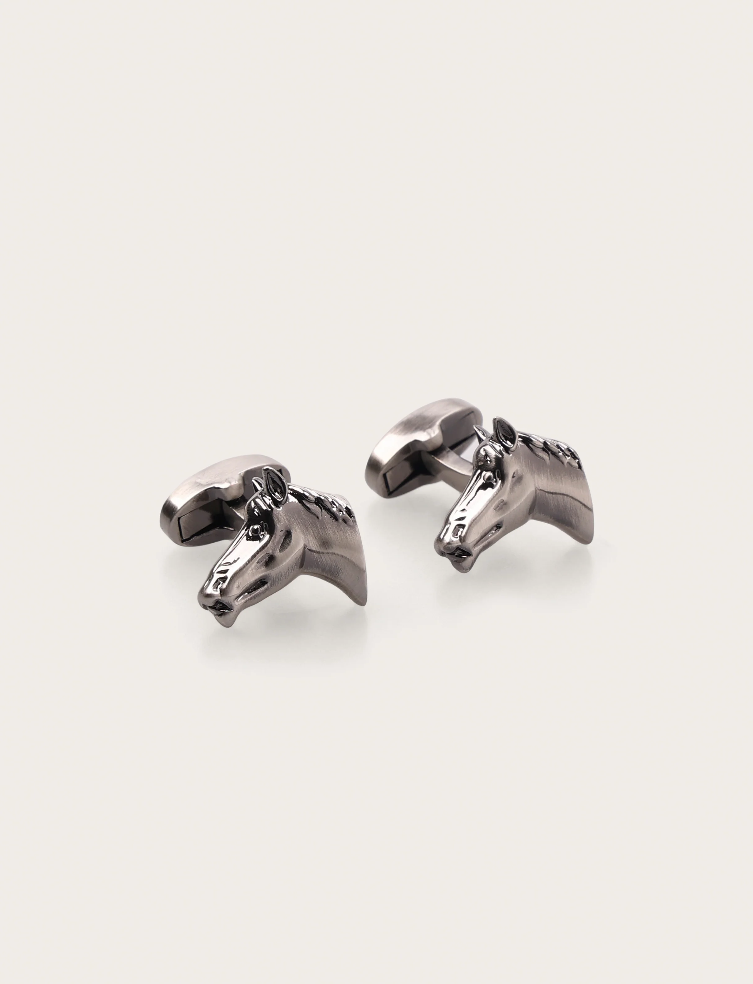 Gemelli da camicia eleganti testa di cavallo
