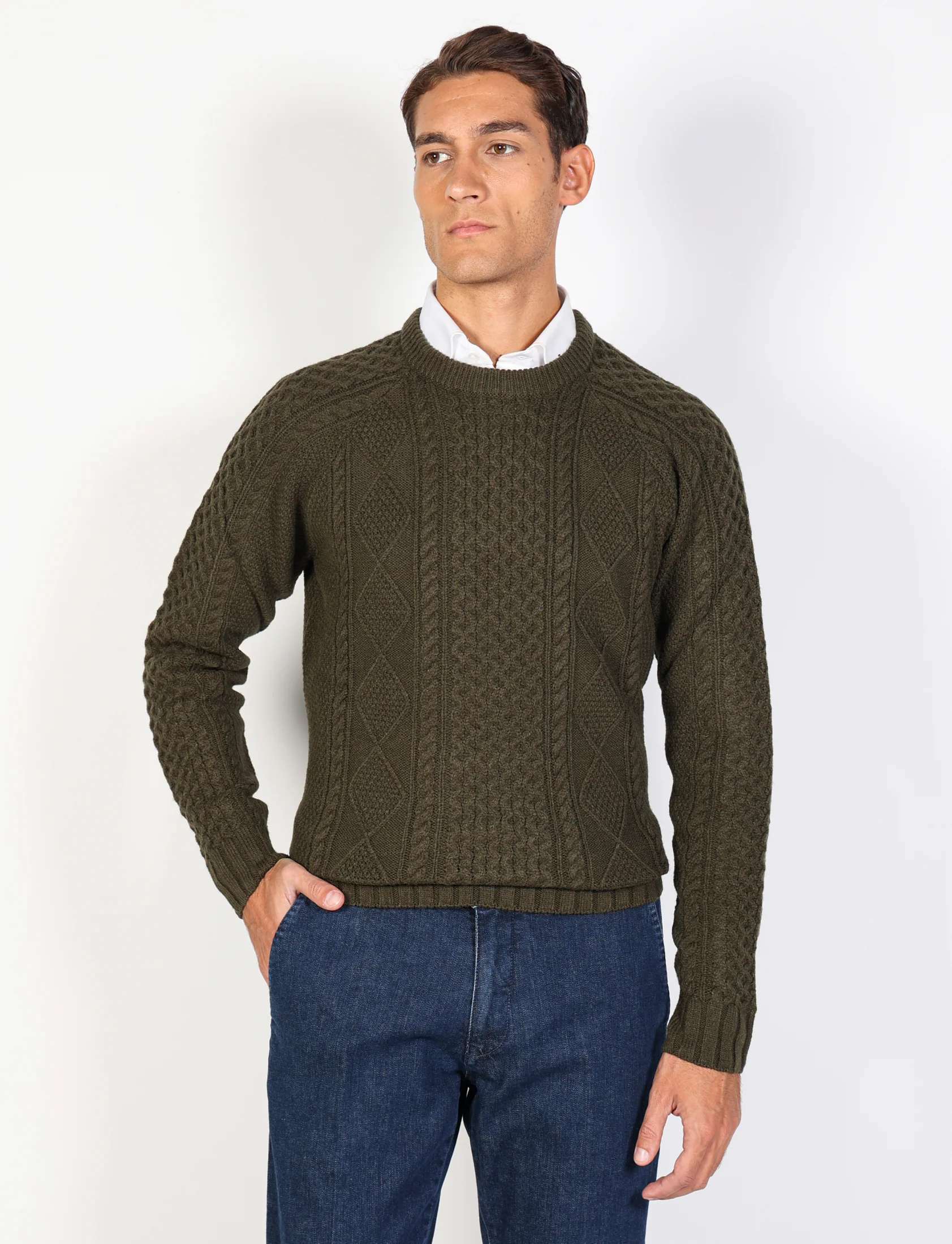 Maglia girocollo a rombi e trecce in lana - Image 10