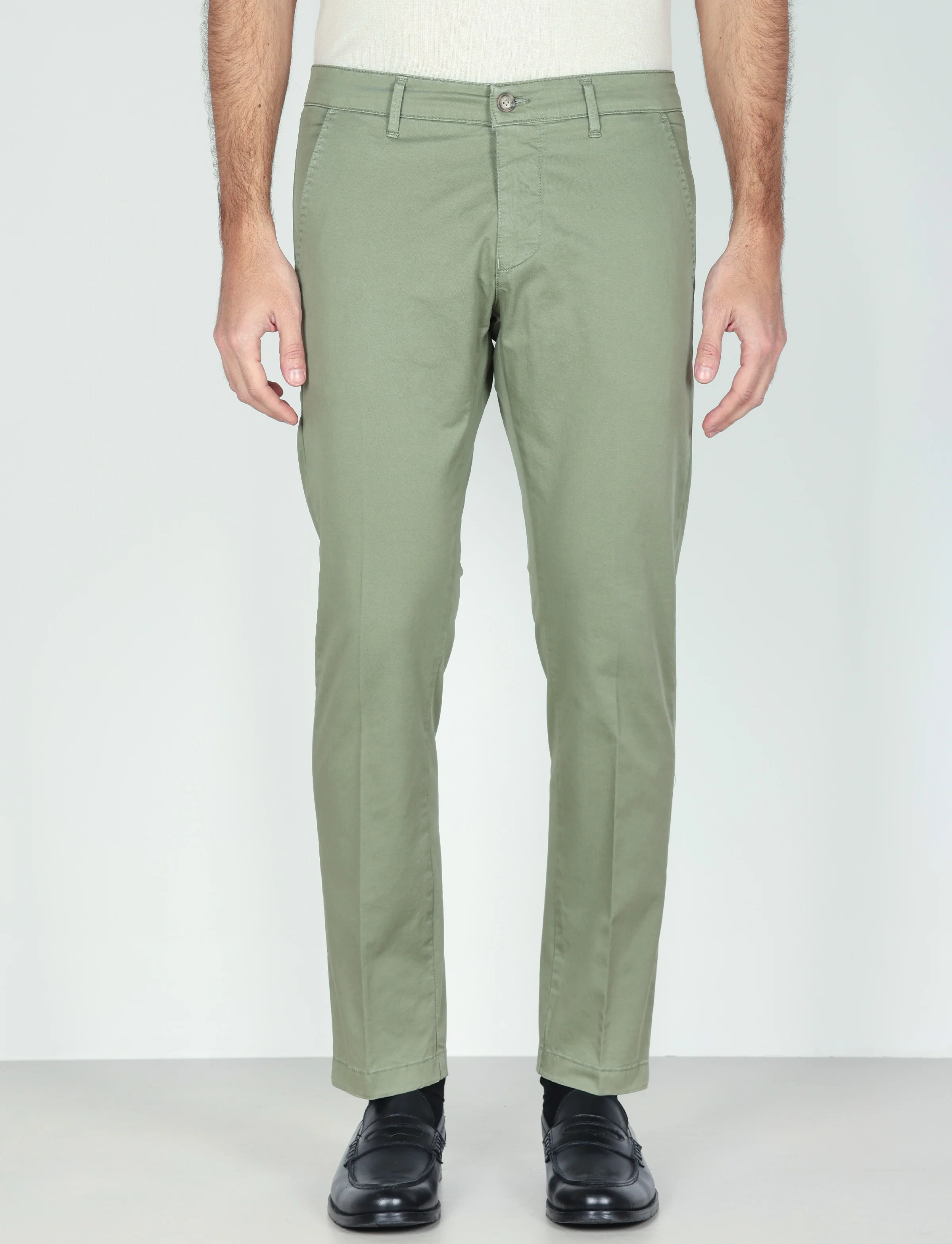 Pantaloni in gabardine di cotone stretch - Image 40