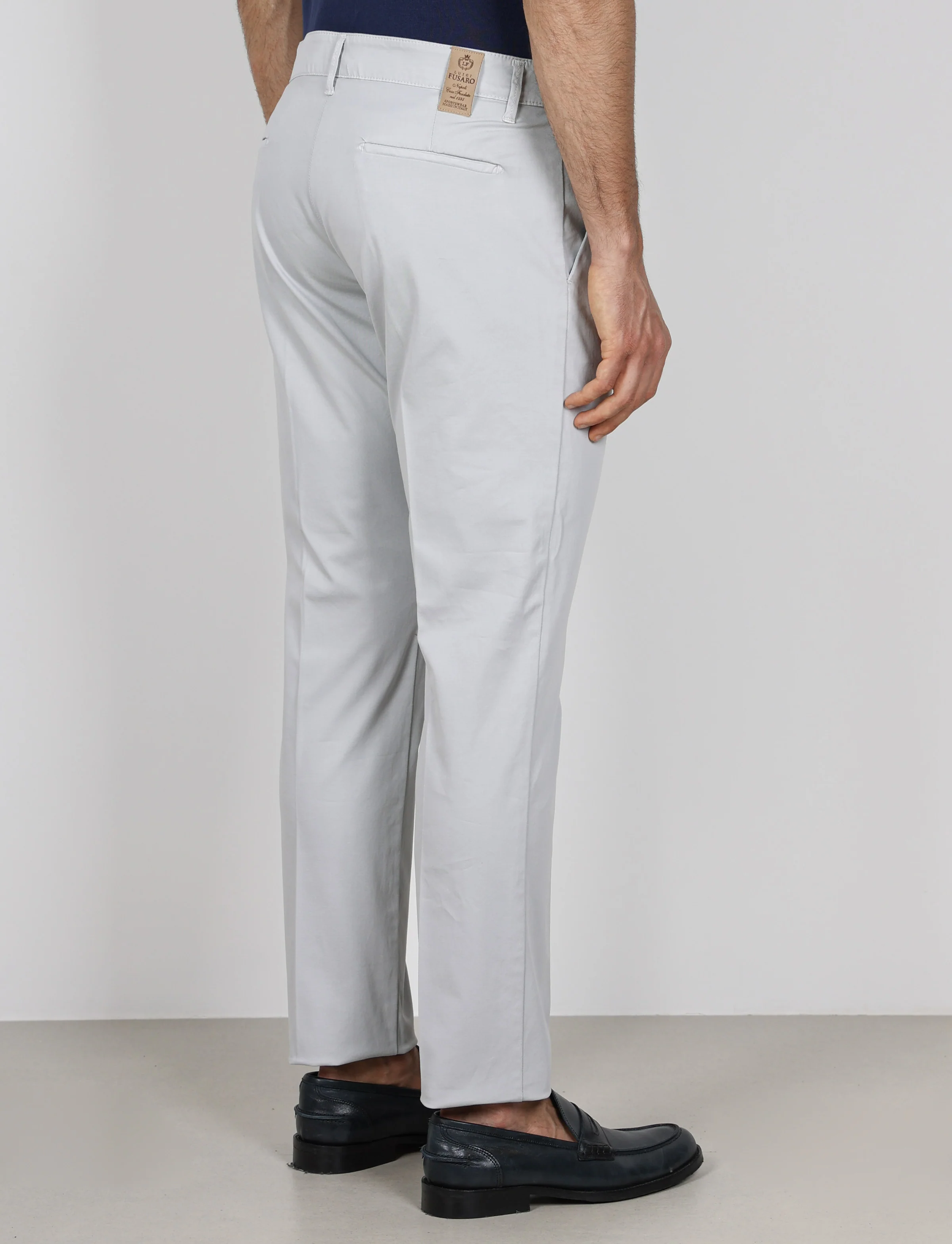 Pantaloni con pinces in cotone elasticizzato - Image 11