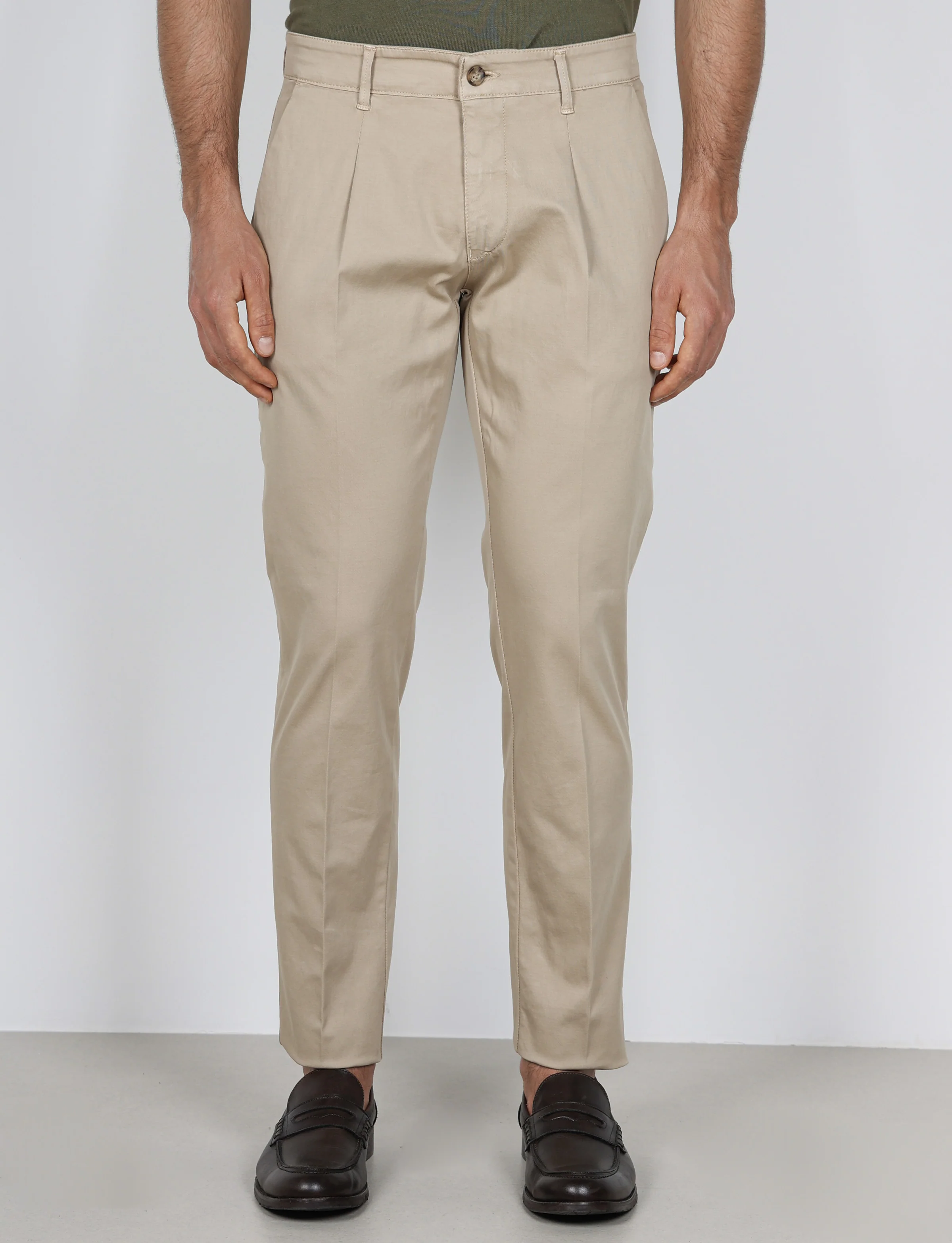 Pantaloni con pinces in cotone elasticizzato - Image 17
