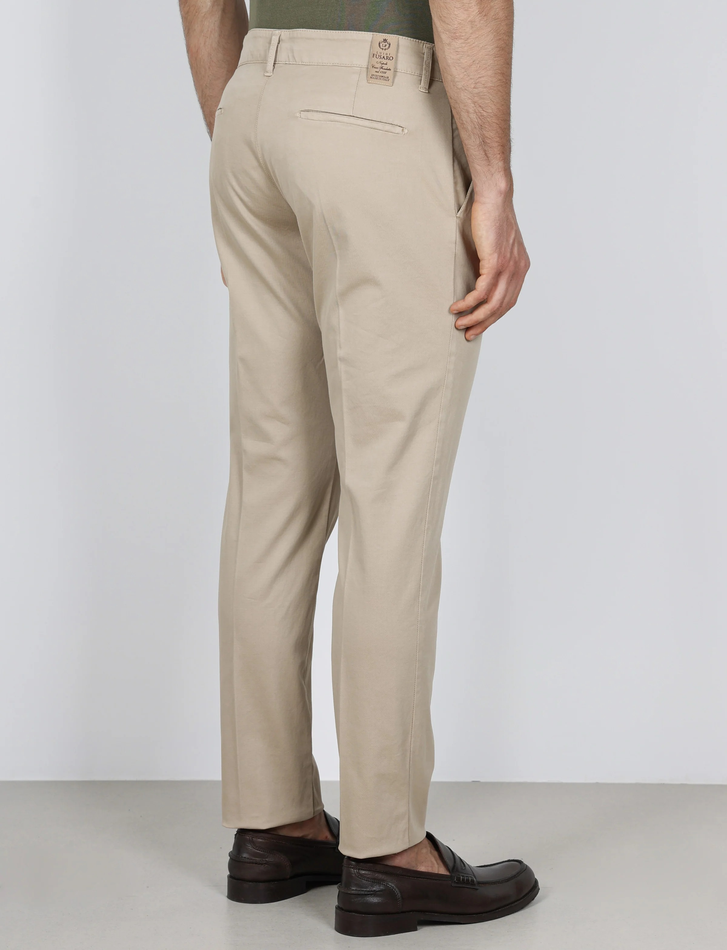 Pantaloni con pinces in cotone elasticizzato - Image 19