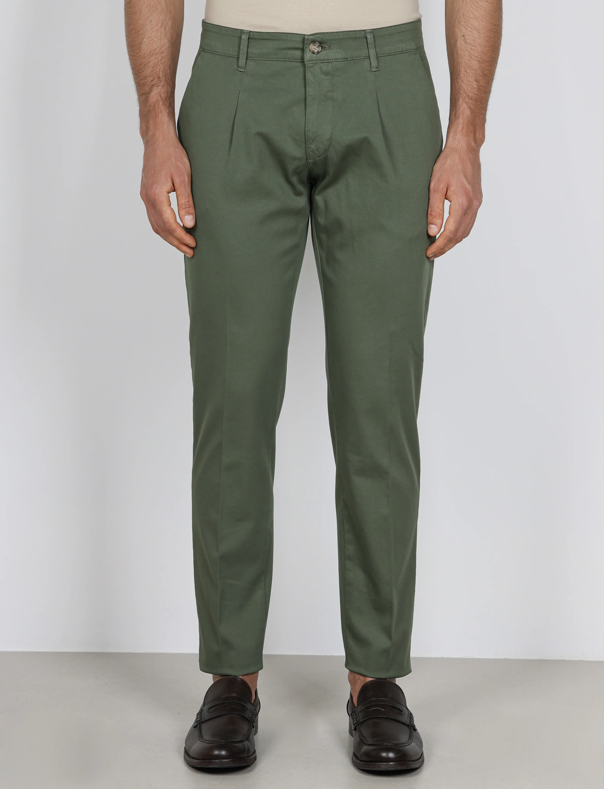 Pantaloni con pinces in cotone elasticizzato - Image 5