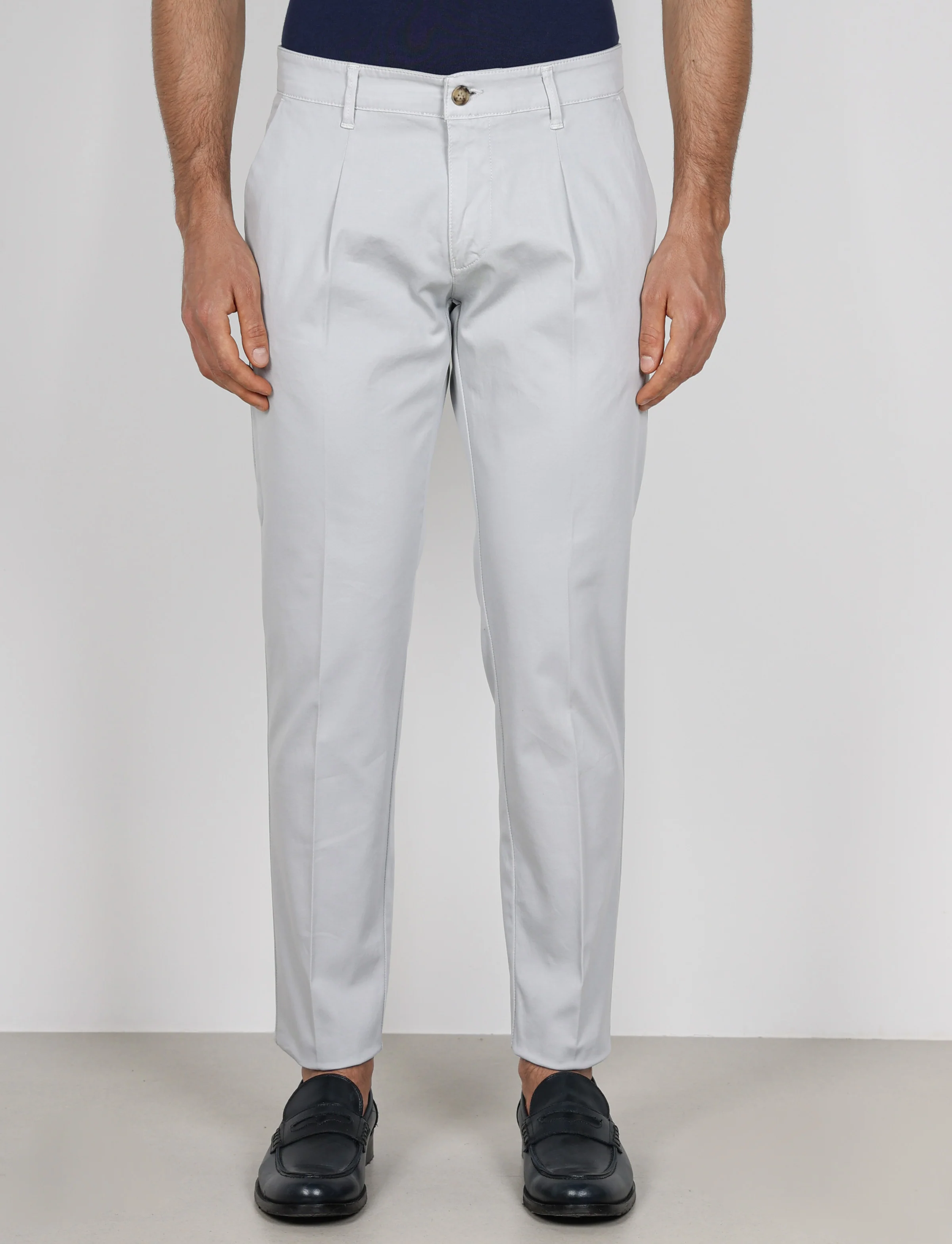 Pantaloni con pinces in cotone elasticizzato - Image 9
