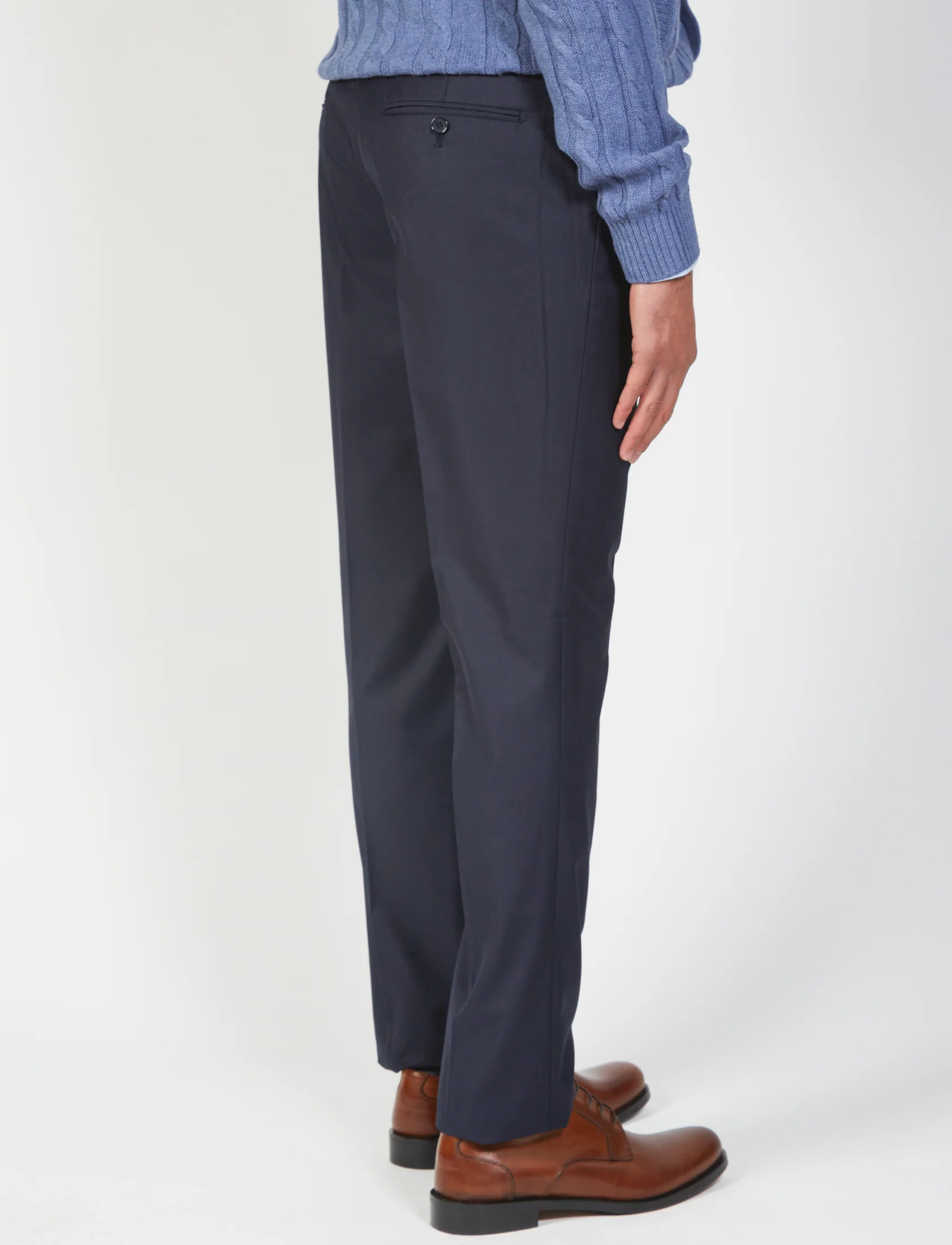 Pantaloni classici in tinta unita - Image 8