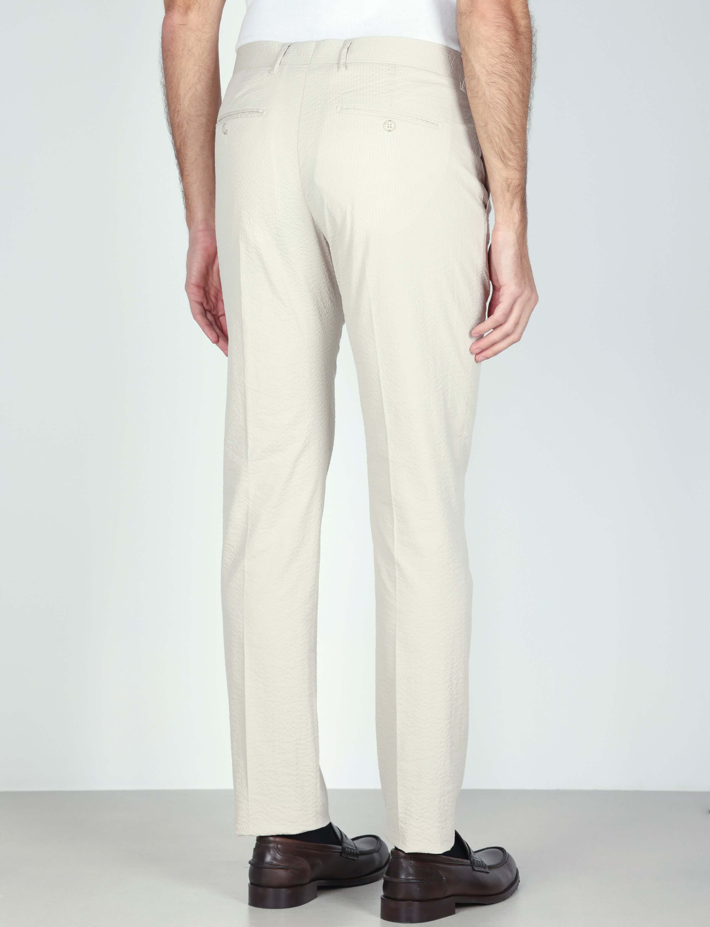 Pantaloni in cotone goffrato tinta unita - Image 13