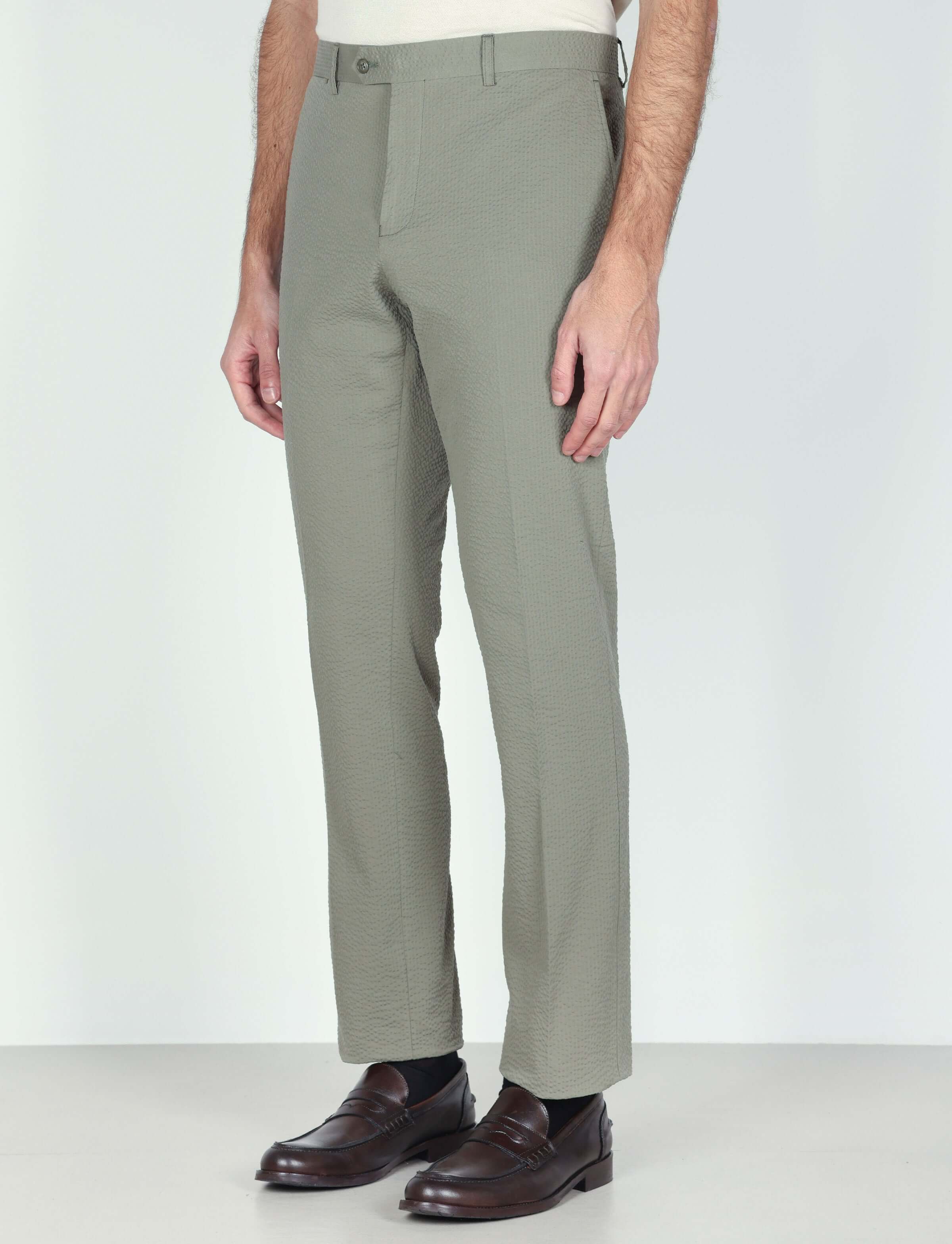 Pantaloni in cotone goffrato tinta unita - Image 17