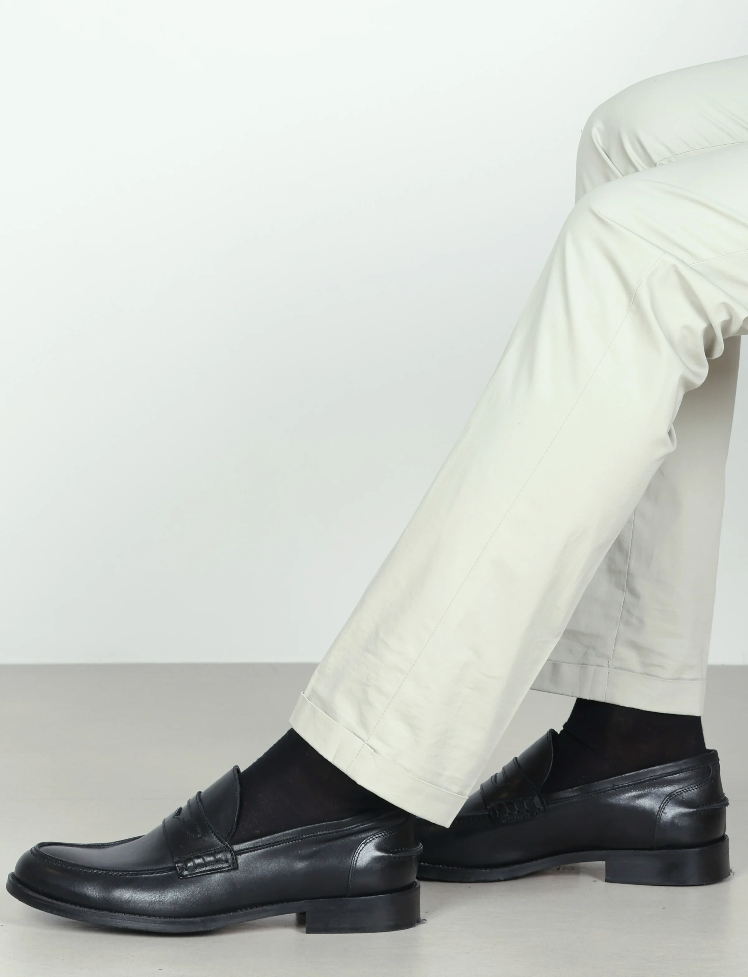 Pantaloni tinta unita in cotone stretch - Image 10