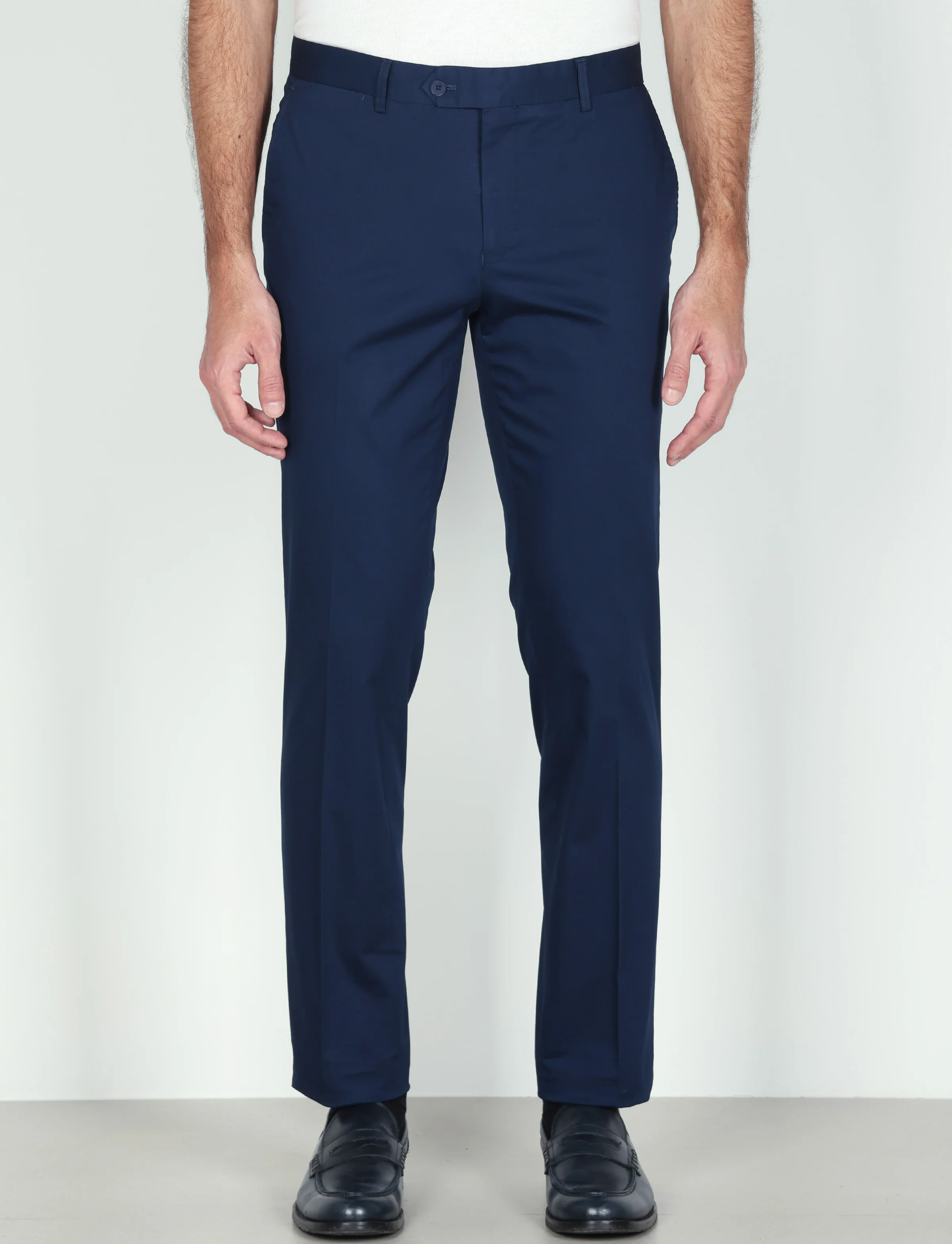 Pantaloni tinta unita in cotone stretch - Image 11