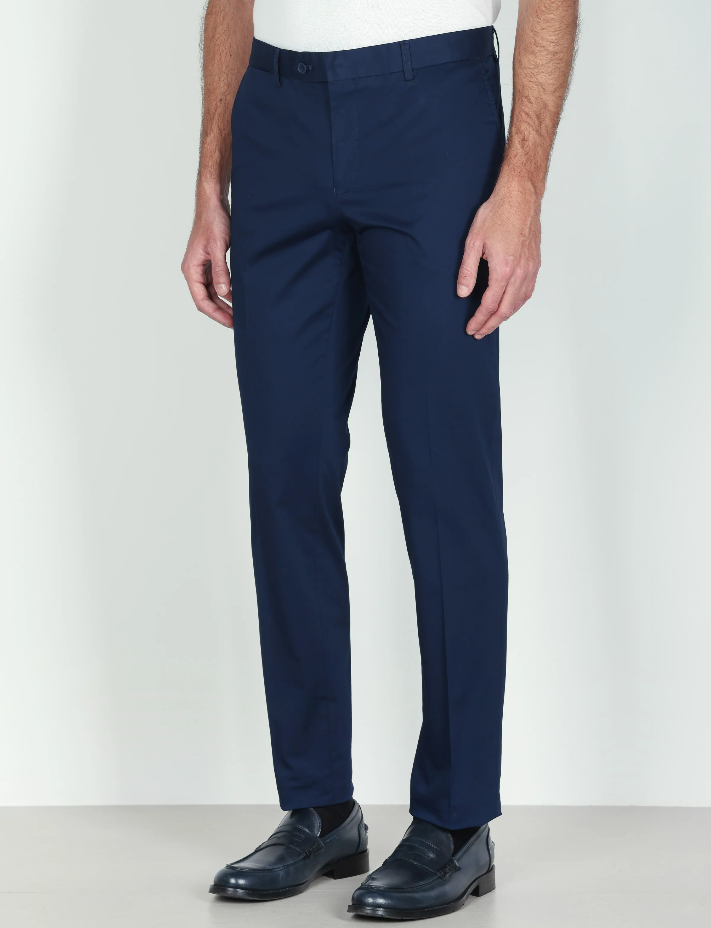 Pantaloni tinta unita in cotone stretch - Image 12