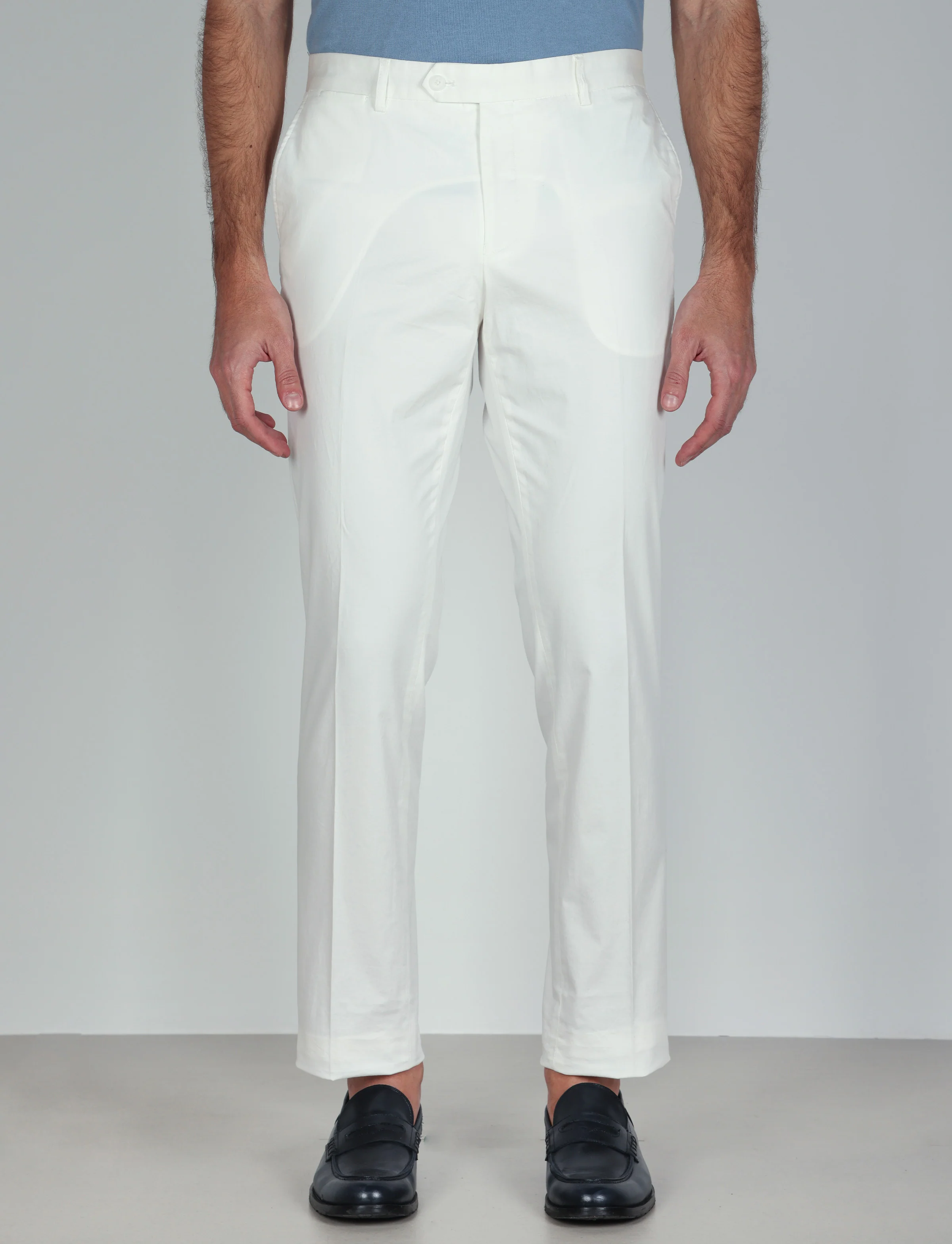 Pantaloni tinta unita in cotone stretch - Image 21