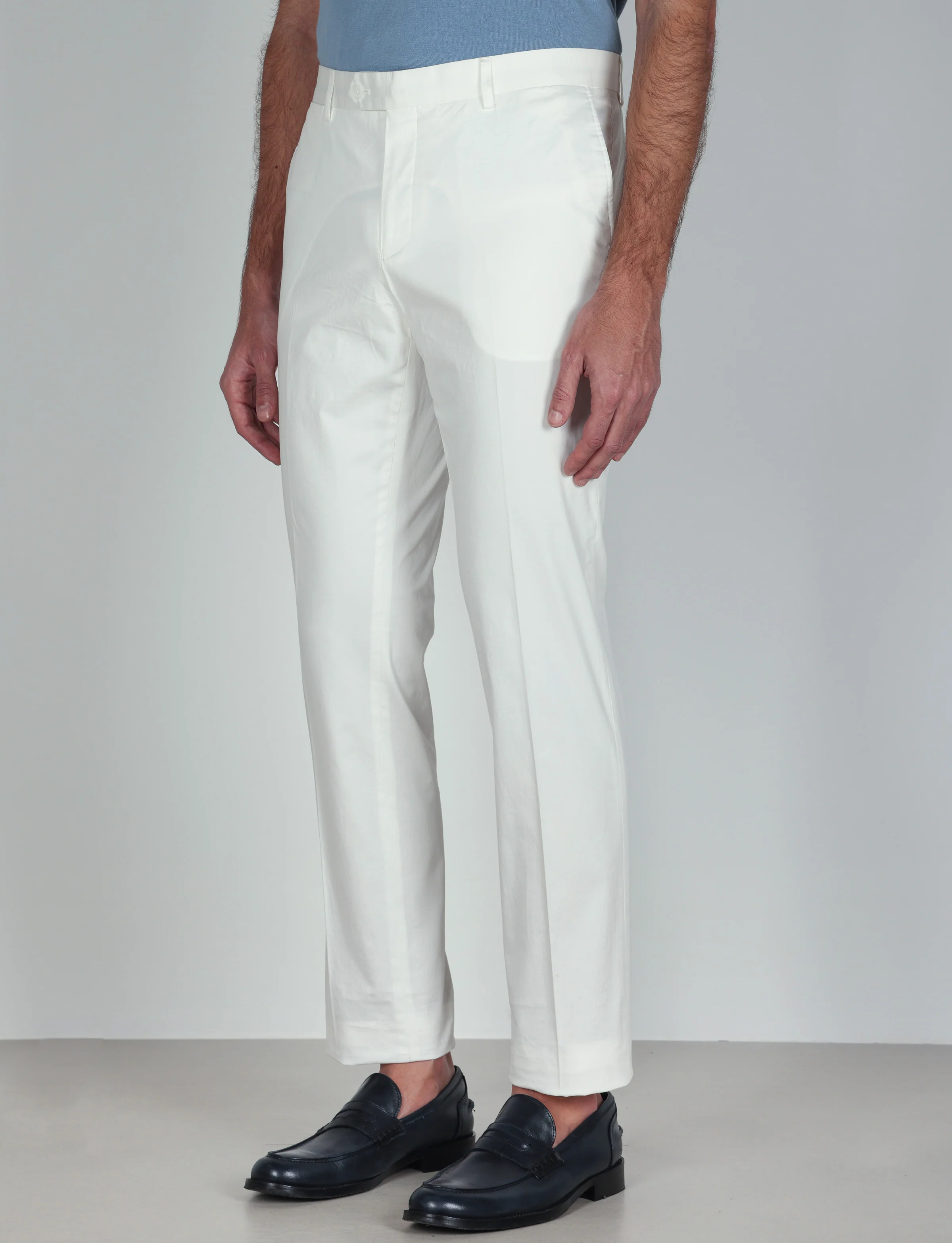 Pantaloni tinta unita in cotone stretch - Image 22