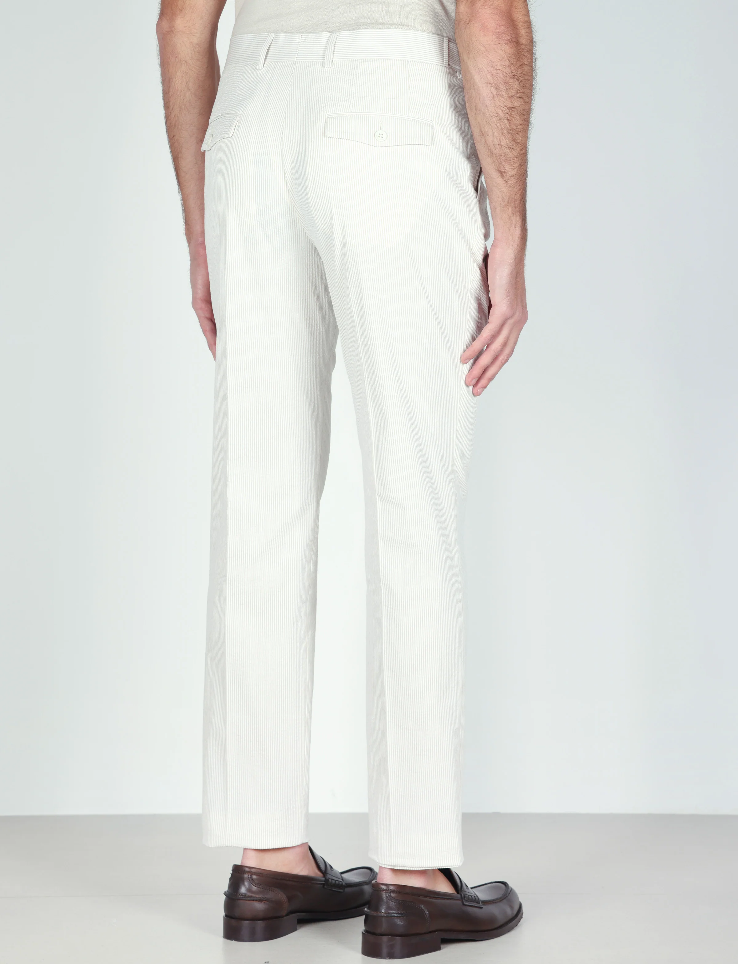 Pantaloni a righe in cotone goffrato con pinces - Image 4
