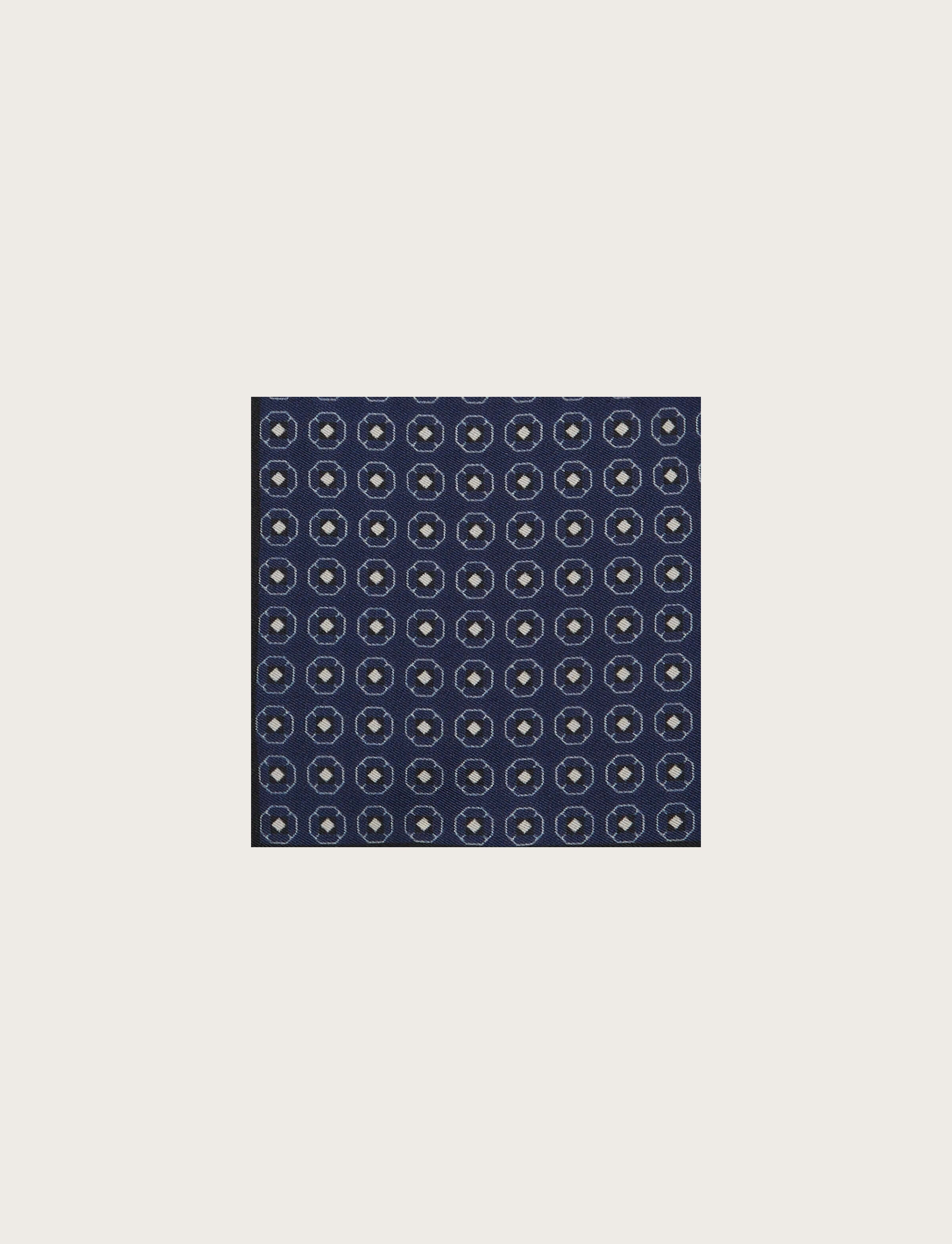 Pochette in seta con pattern geometrico su fondo avio