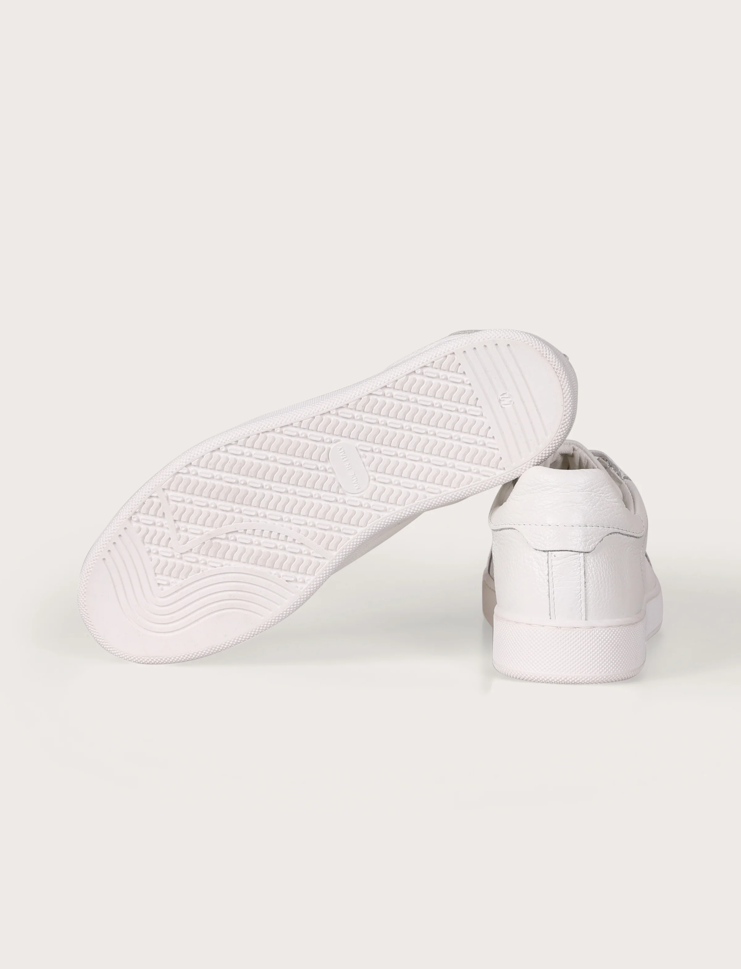 Sneakers in pelle bottalata con suola in gomma - Image 15