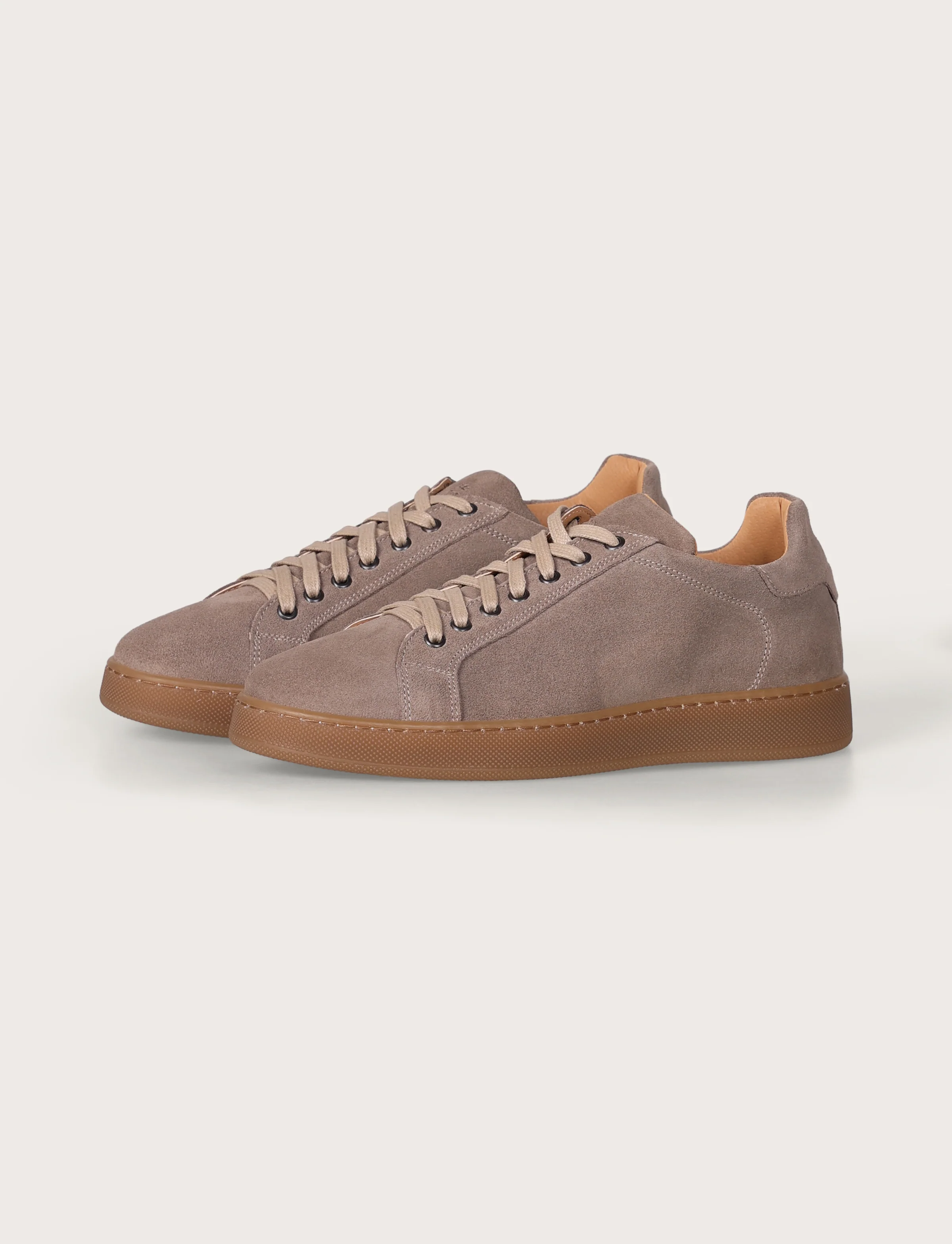 Sneakers in camoscio con suola in gomma - Image 9