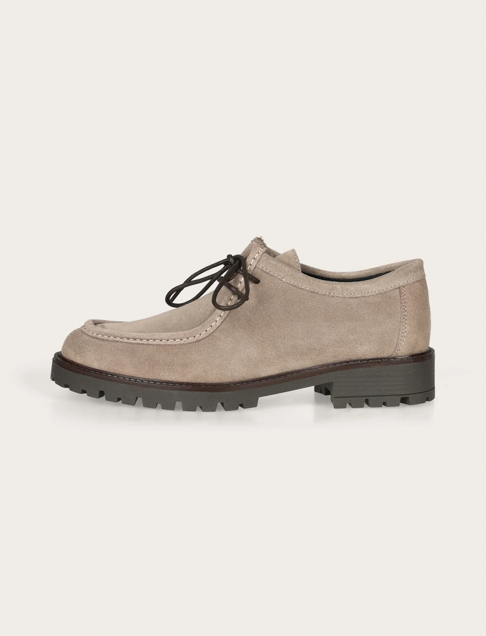 Scarpe stringate in camoscio con suola carrarmato - Image 2