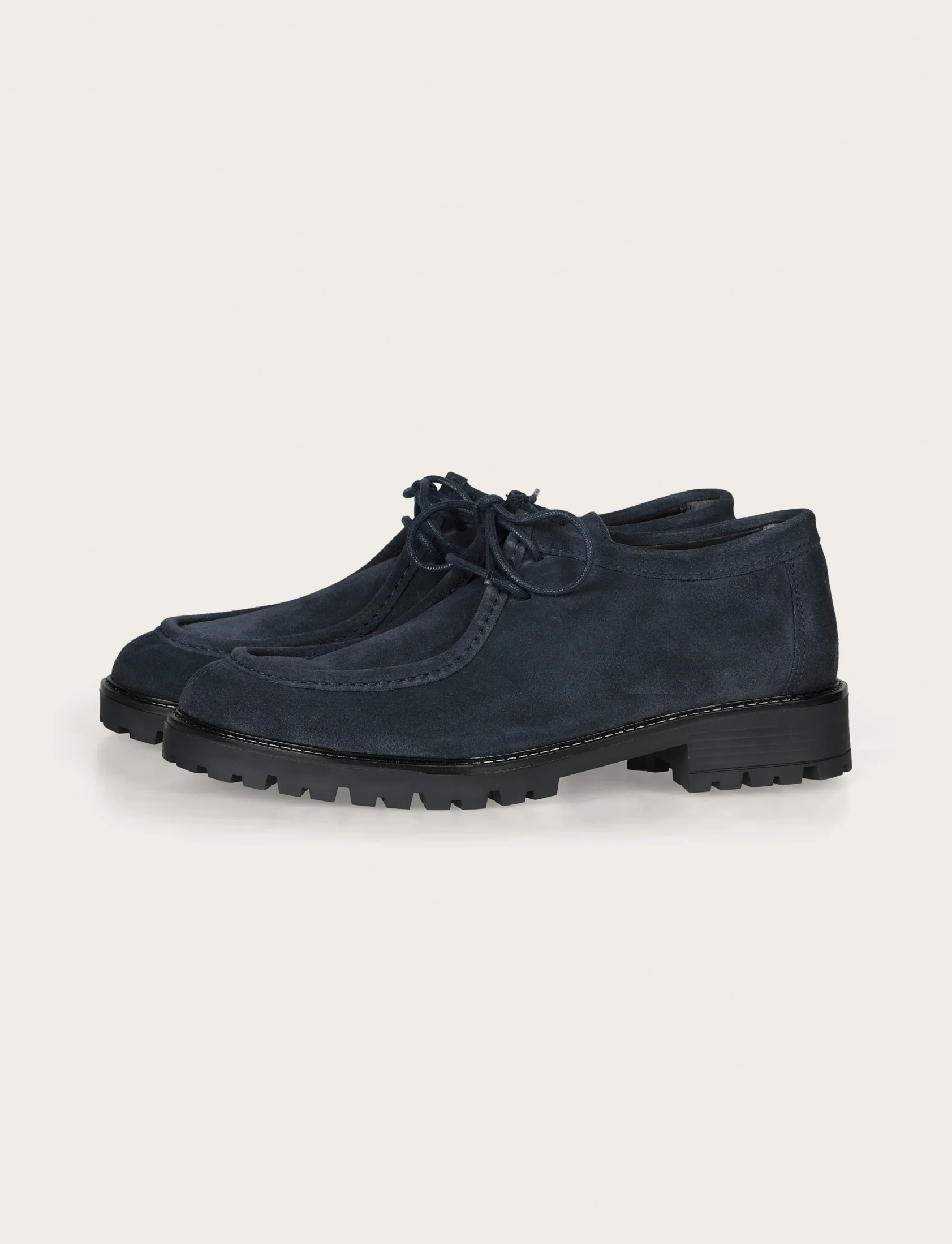 Scarpe stringate in camoscio con suola carrarmato - Image 5