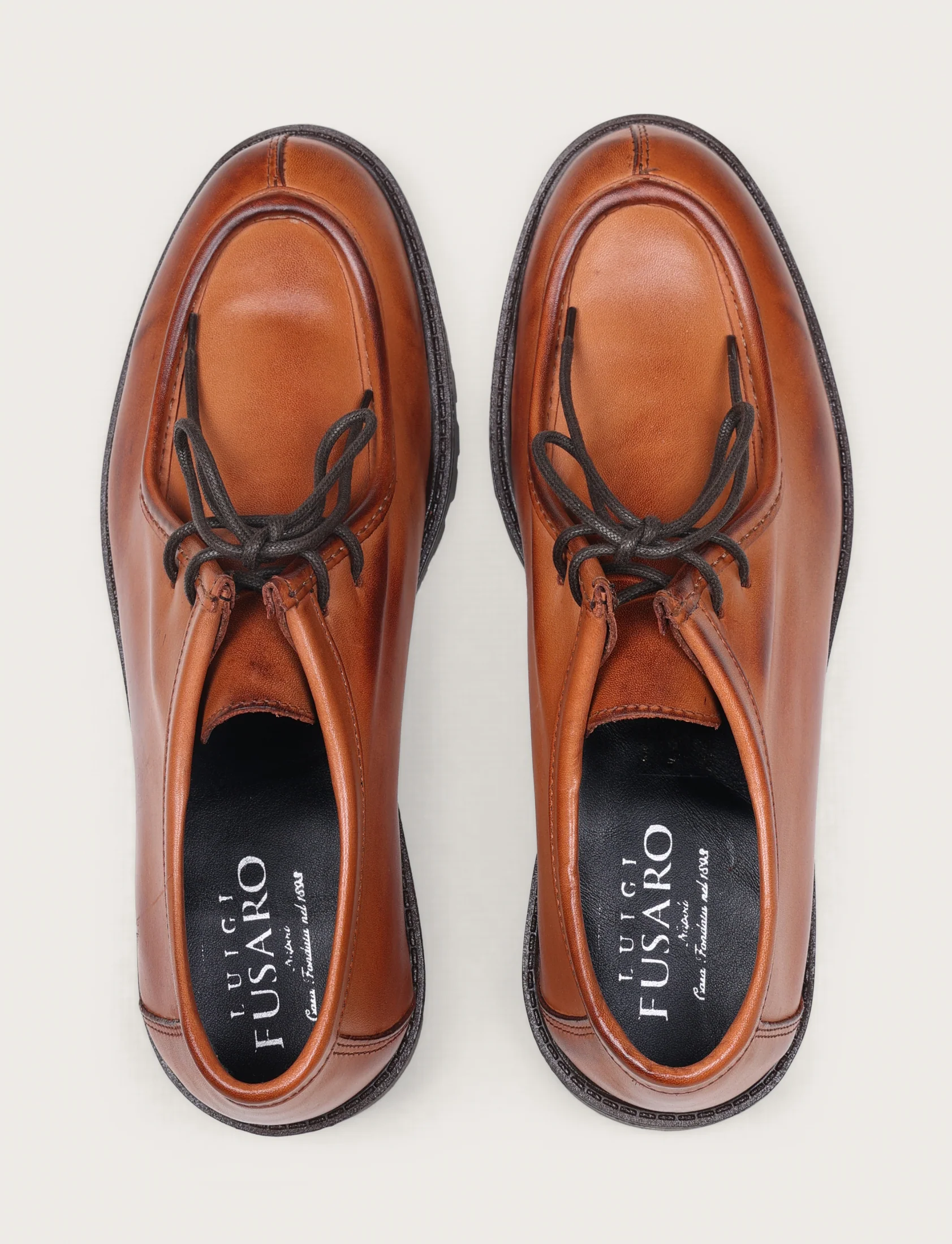 Scarpe stringate in pelle con suola carrarmato - Image 12