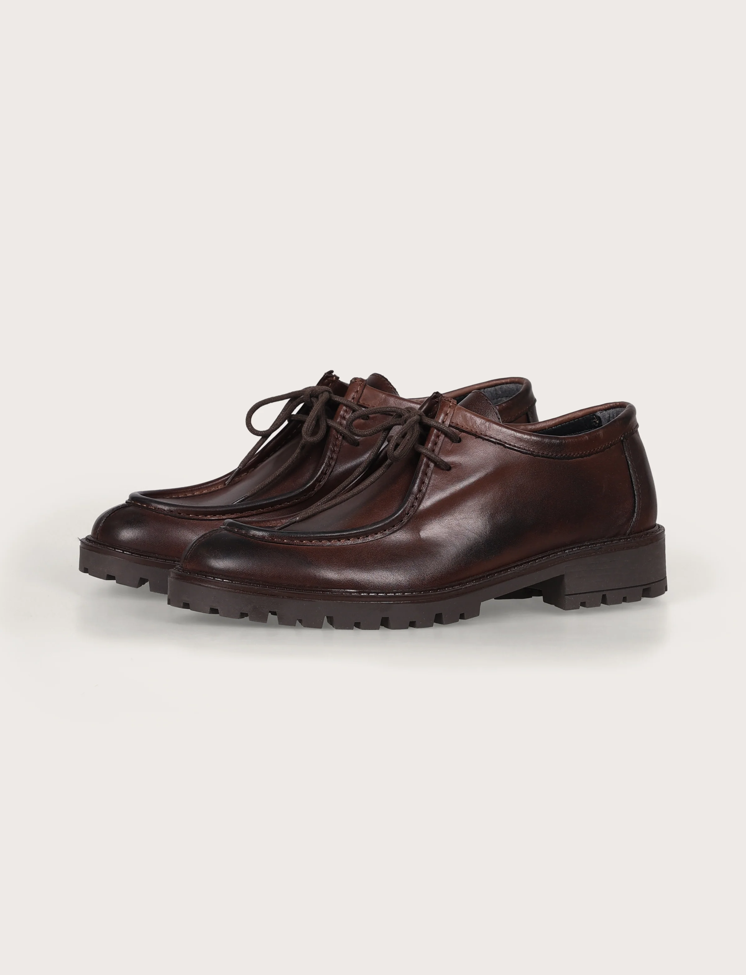 Scarpe stringate in pelle con suola carrarmato - Image 5