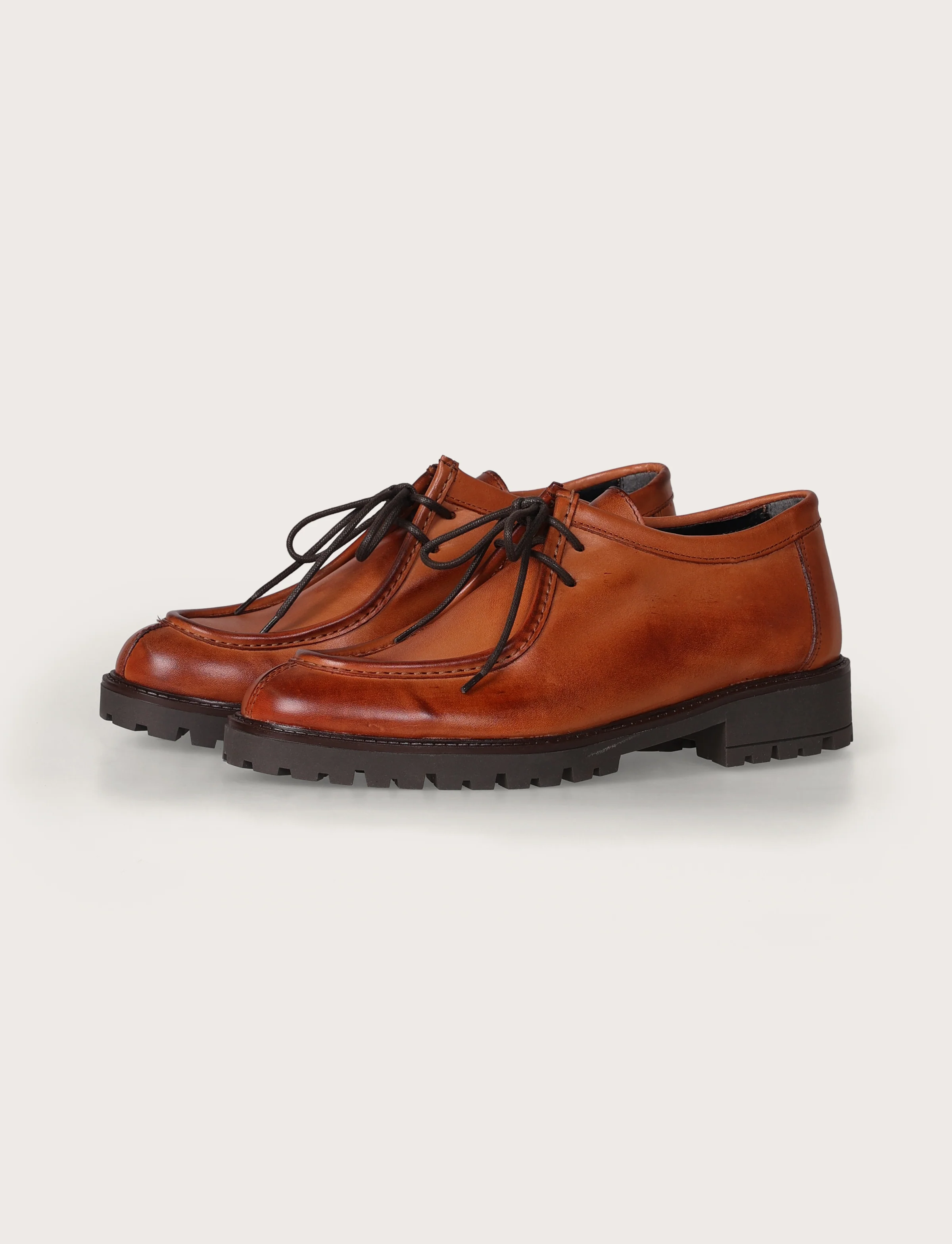 Scarpe stringate in pelle con suola carrarmato - Image 9