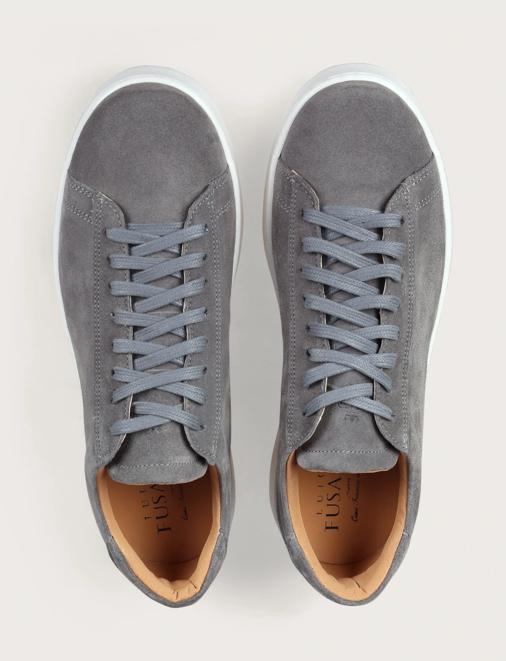Sneakers in camoscio minimal con suola in gomma - Image 16