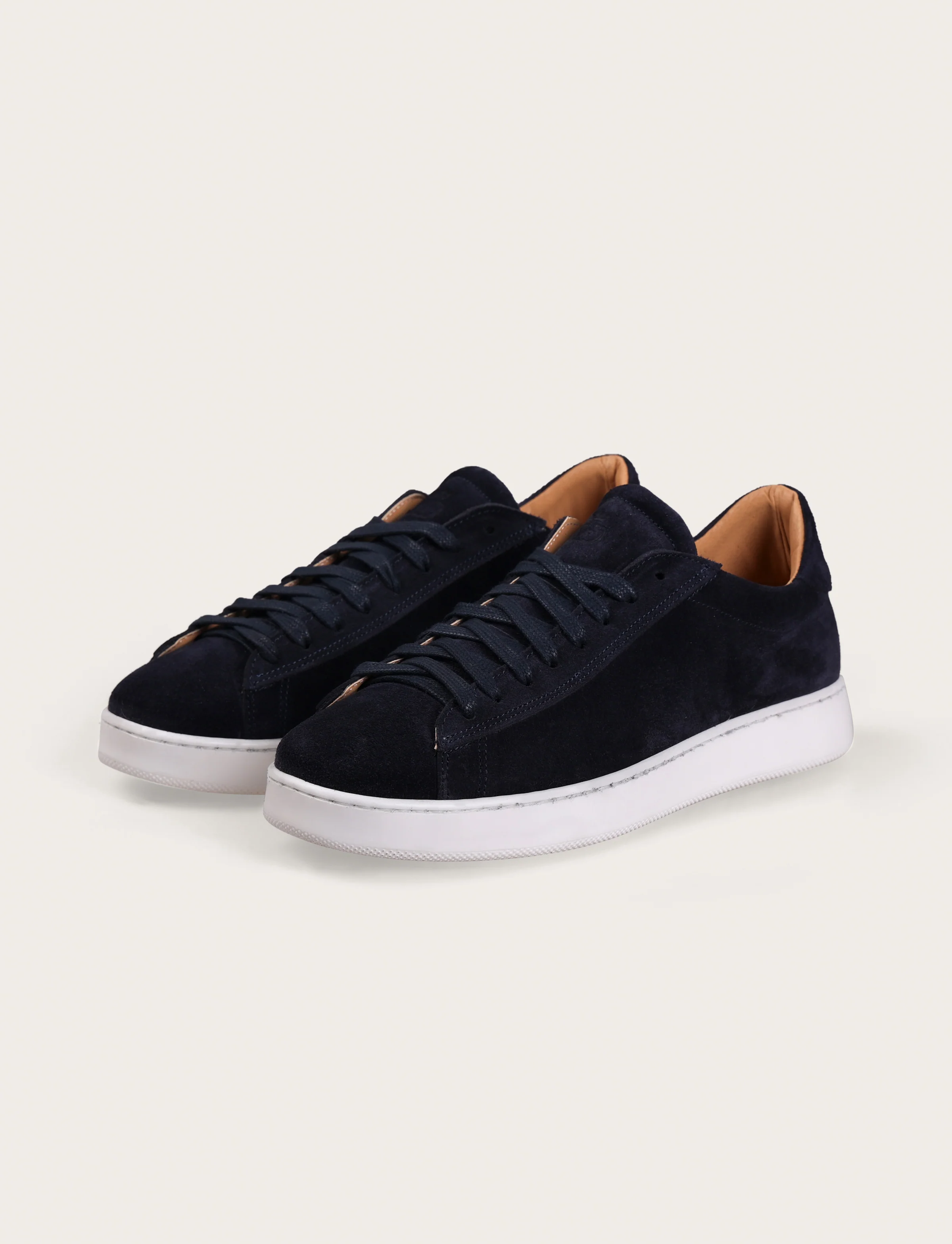 Sneakers in camoscio minimal con suola in gomma - Image 17