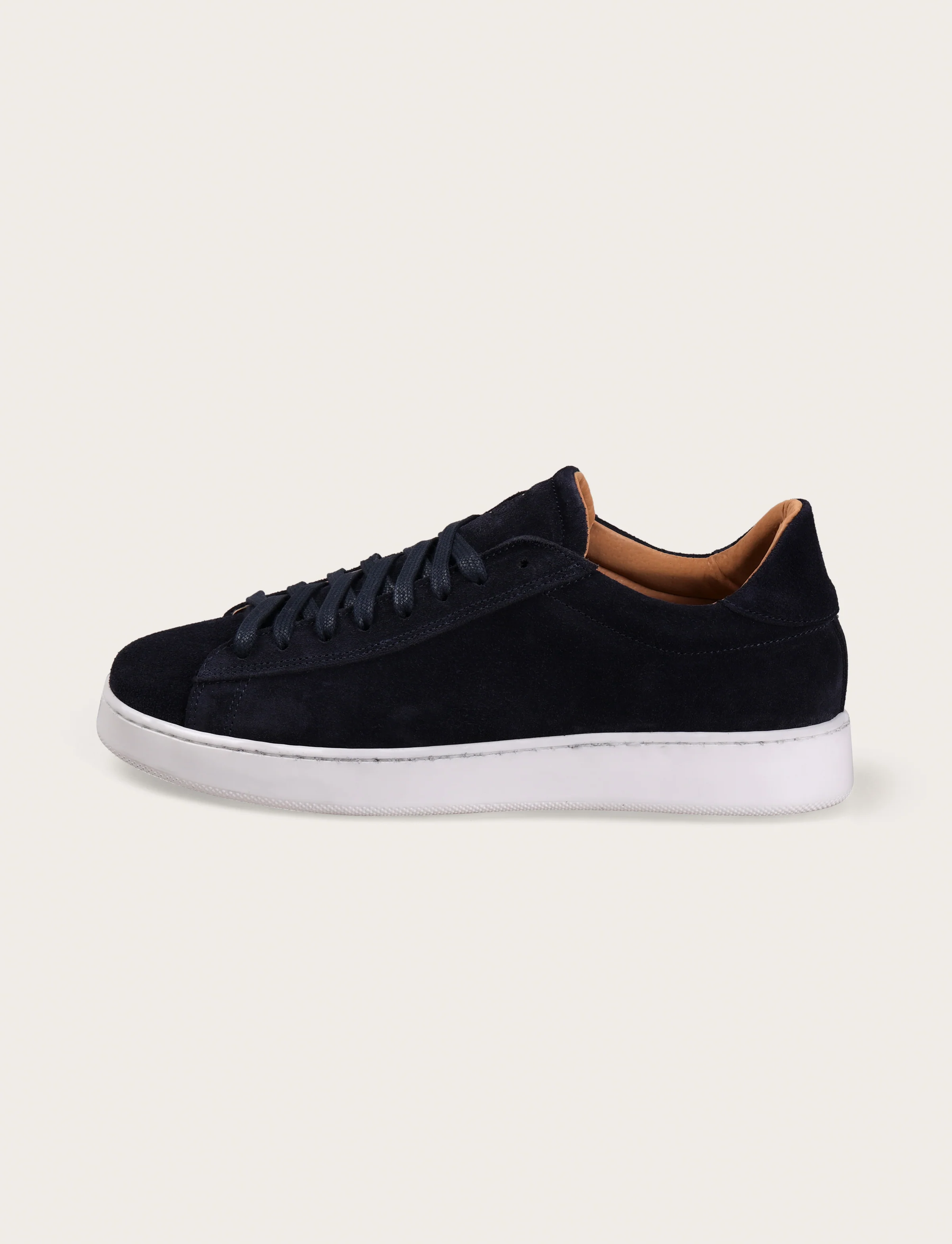 Sneakers in camoscio minimal con suola in gomma - Image 18