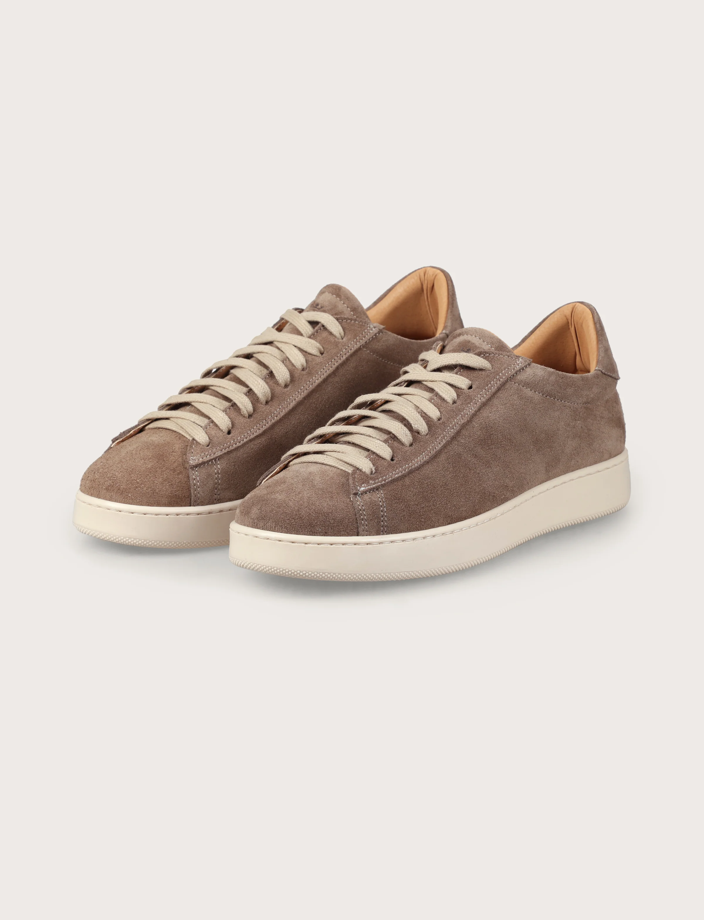 Sneakers in camoscio minimal con suola in gomma - Image 21