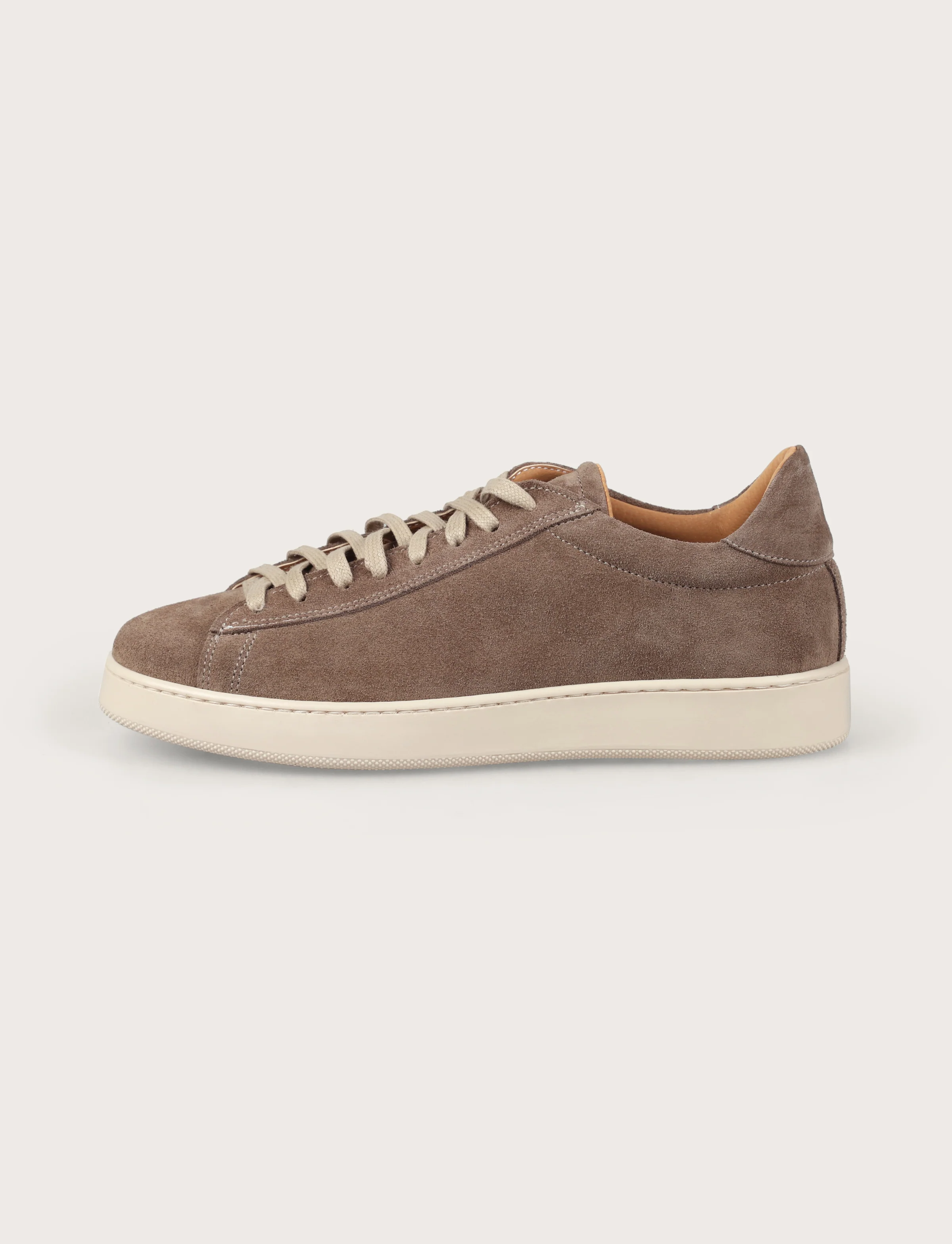 Sneakers in camoscio minimal con suola in gomma - Image 22