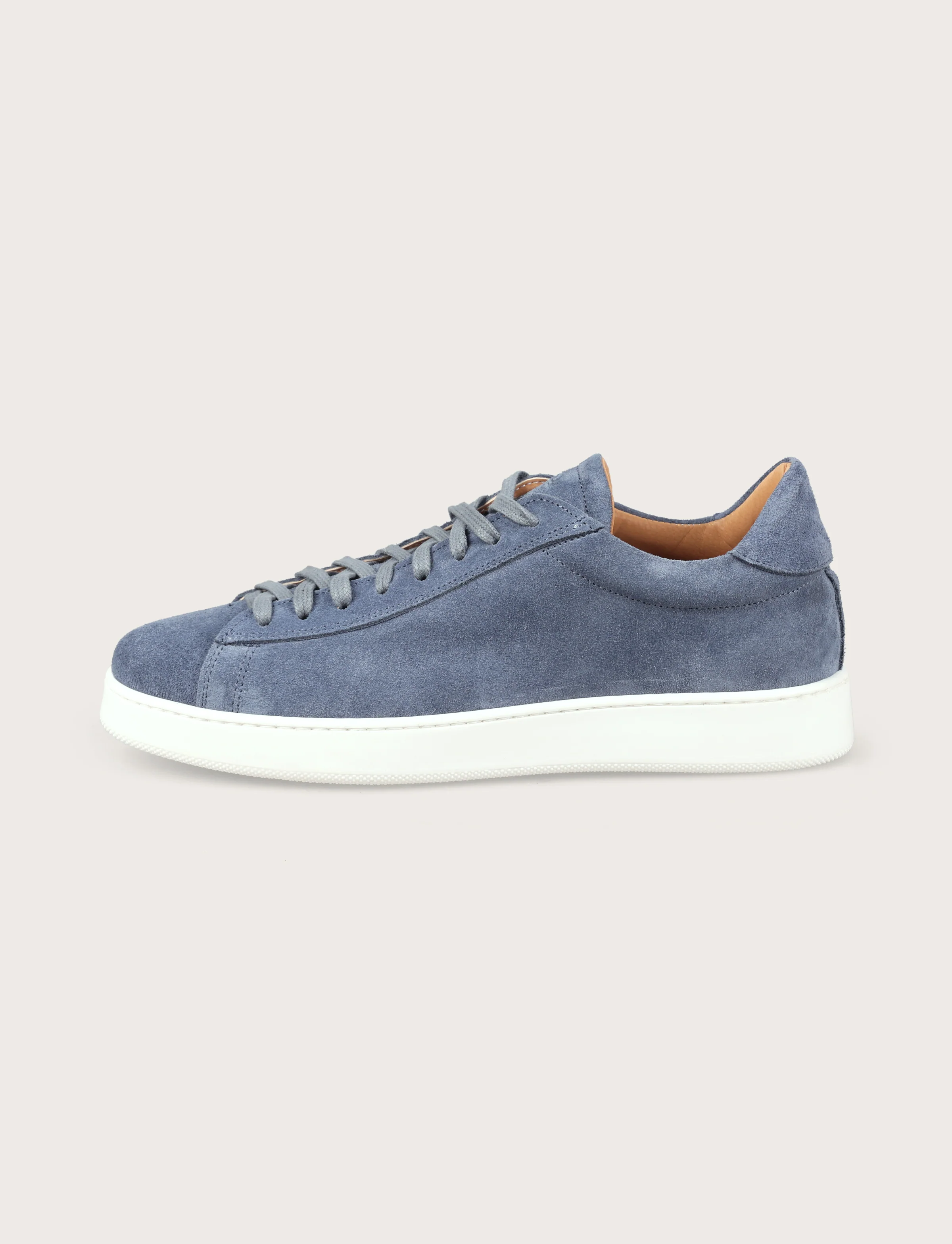 Sneakers in camoscio minimal con suola in gomma - Image 26