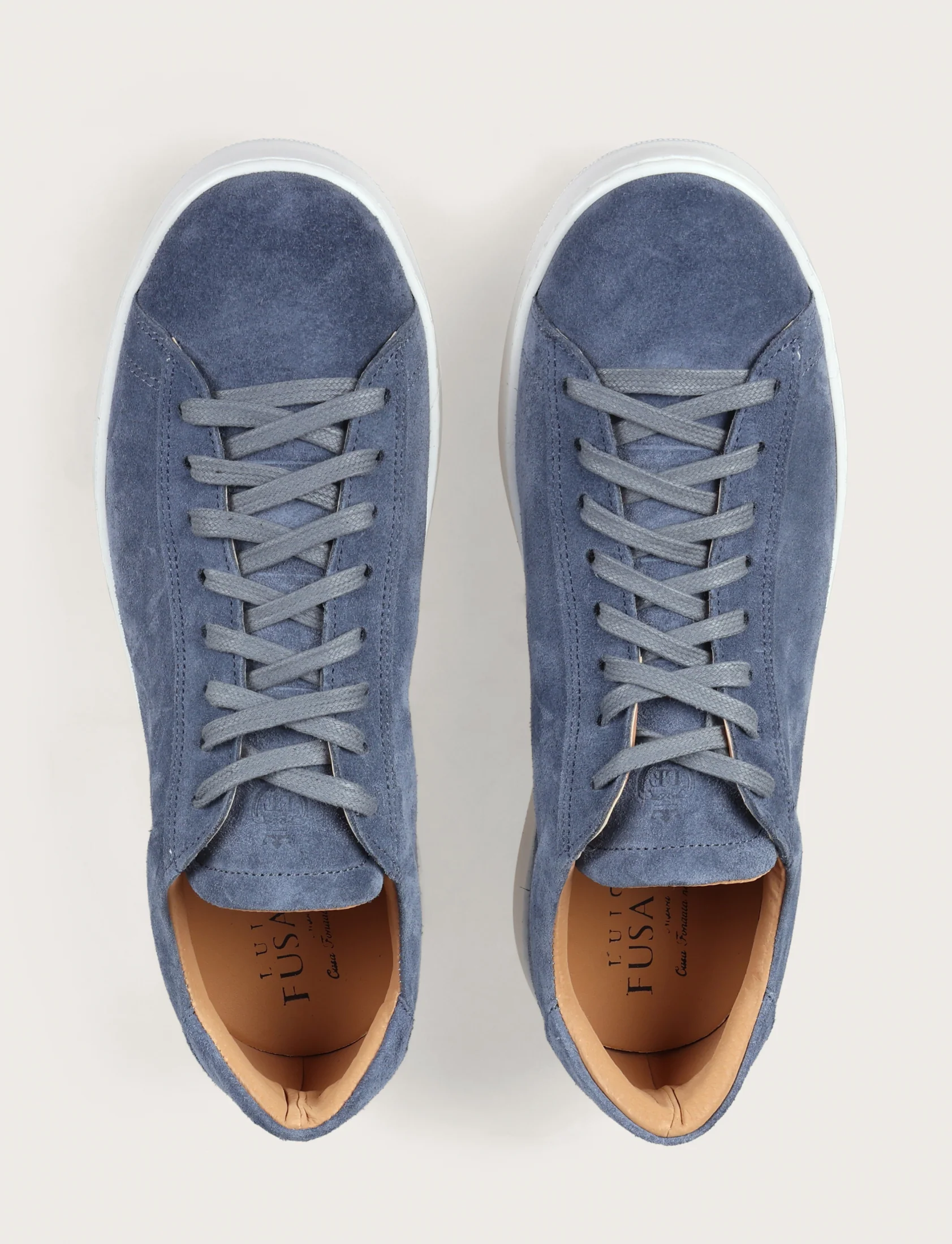Sneakers in camoscio minimal con suola in gomma - Image 28