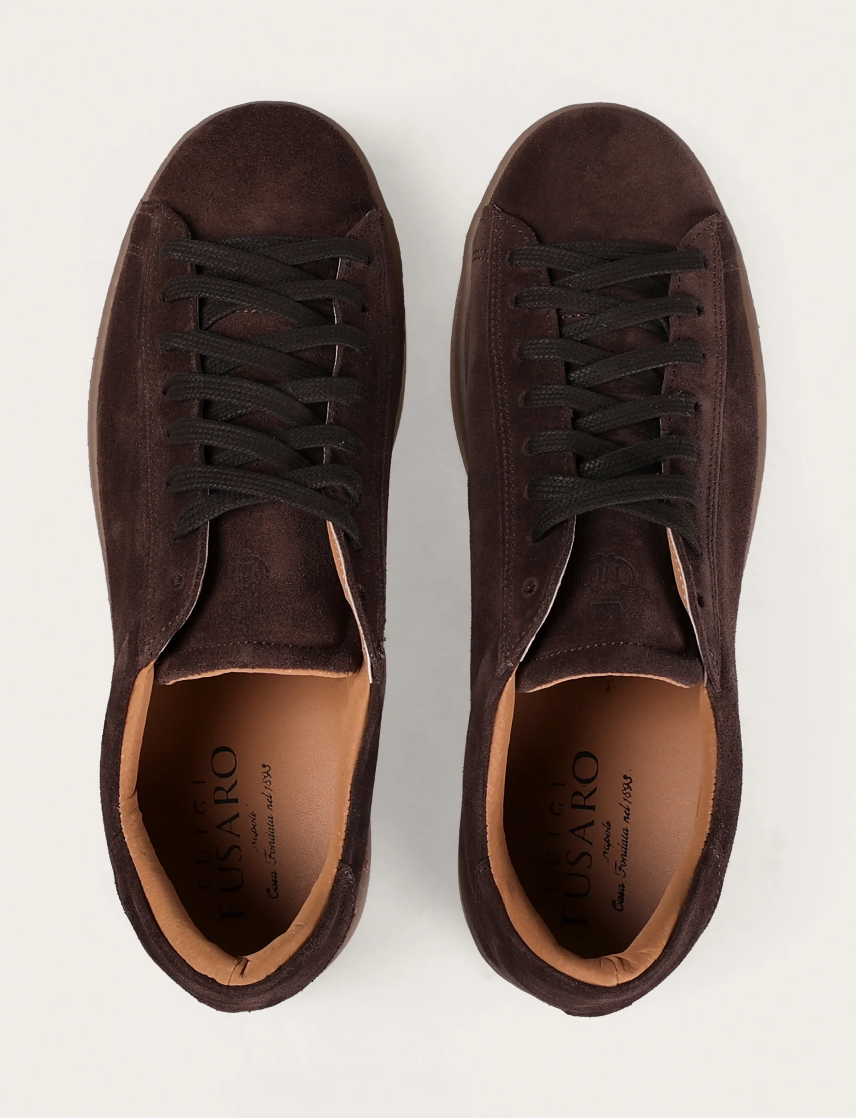 Sneakers in camoscio minimal con suola in gomma - Image 4
