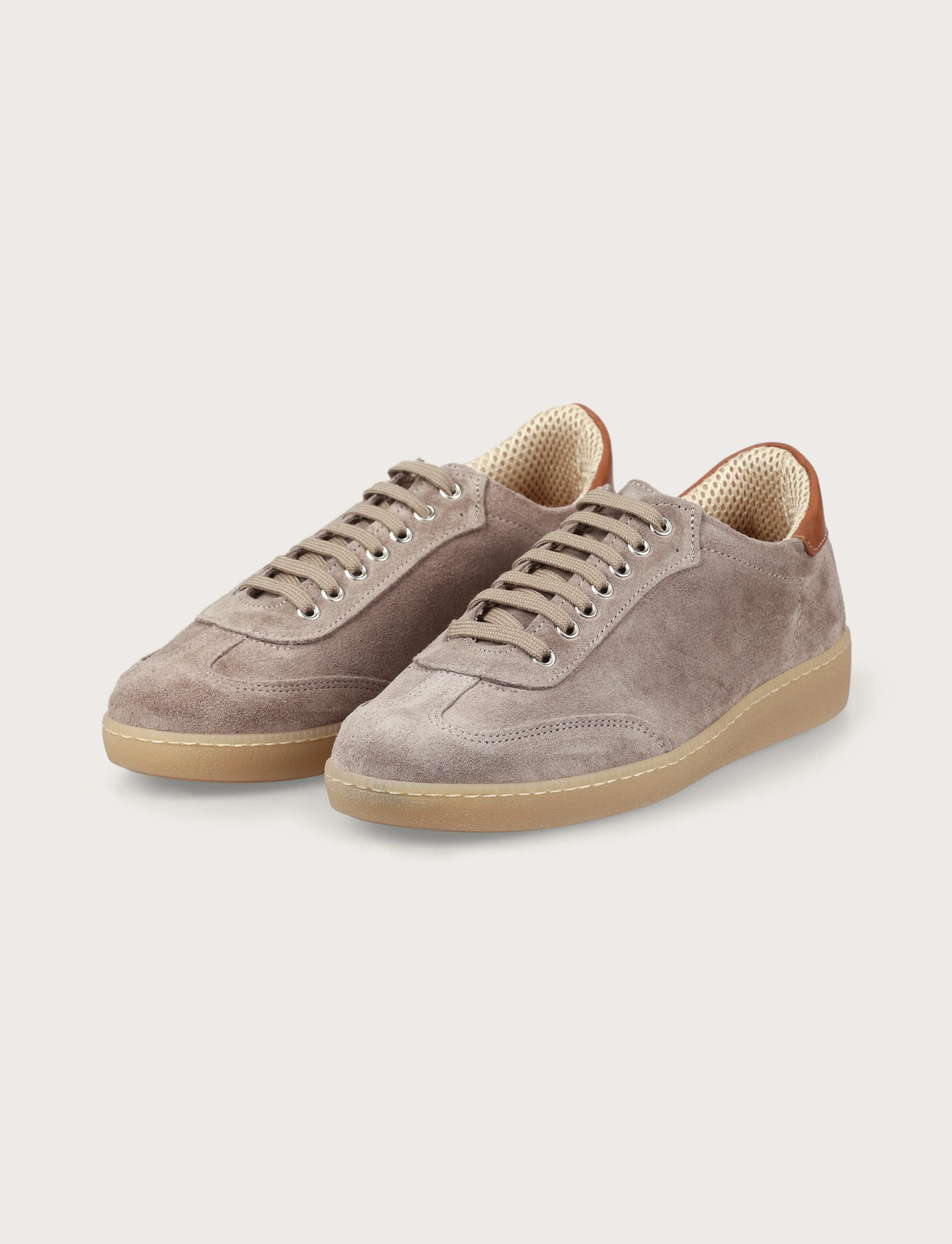 Sneakers in camoscio con suola in gomma - Image 9