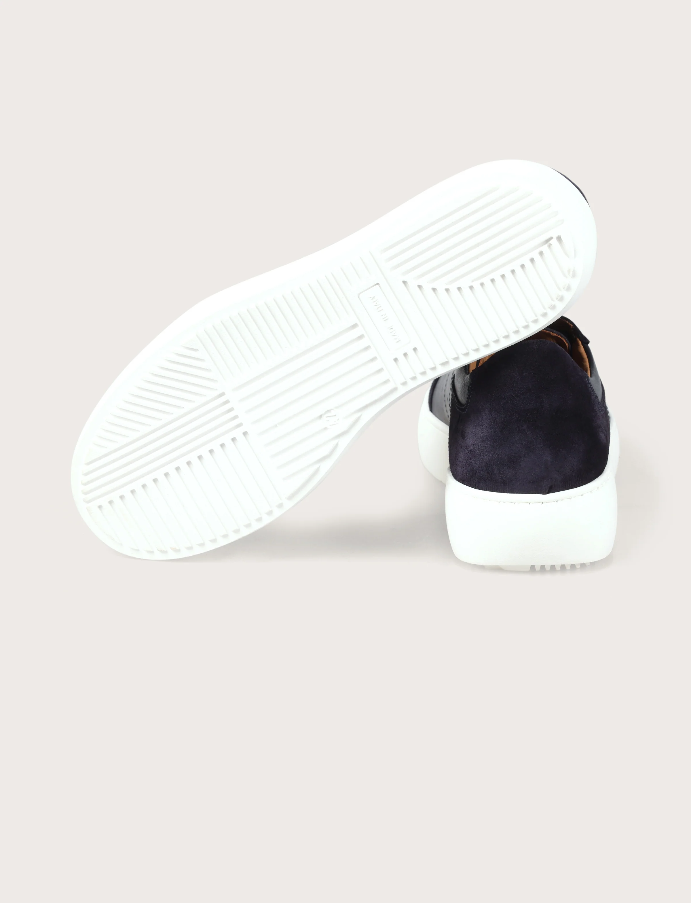 Sneakers in pelle e camoscio con suola in gomma - Image 7
