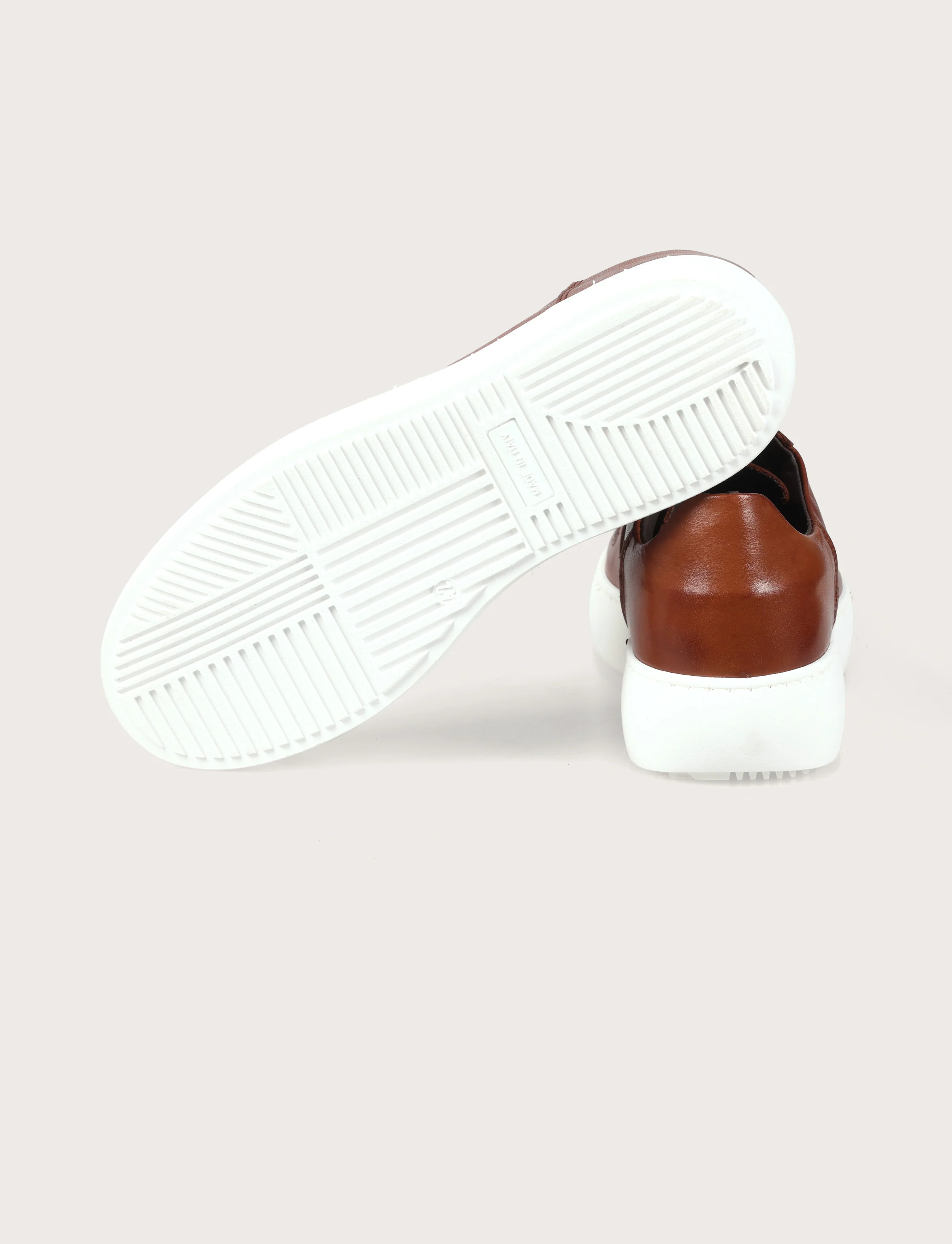 Sneakers in pelle casual con suola in gomma - Image 7