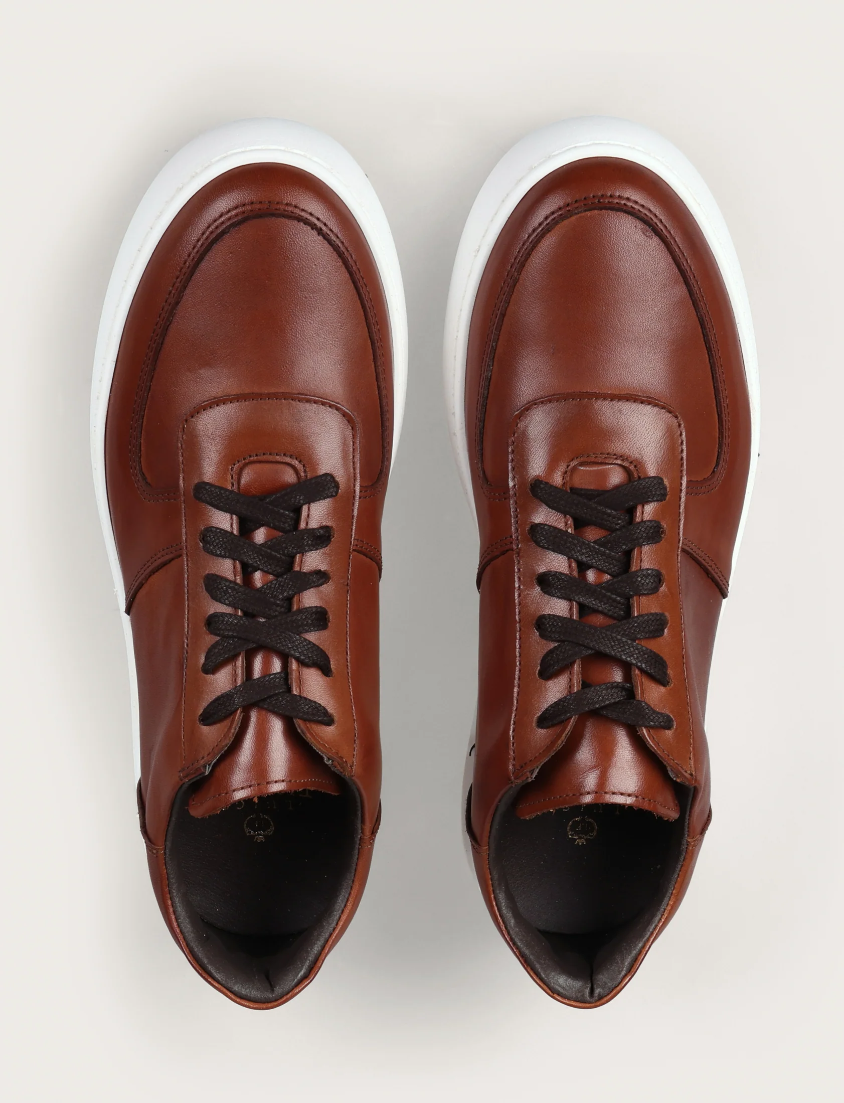 Sneakers in pelle casual con suola in gomma - Image 8